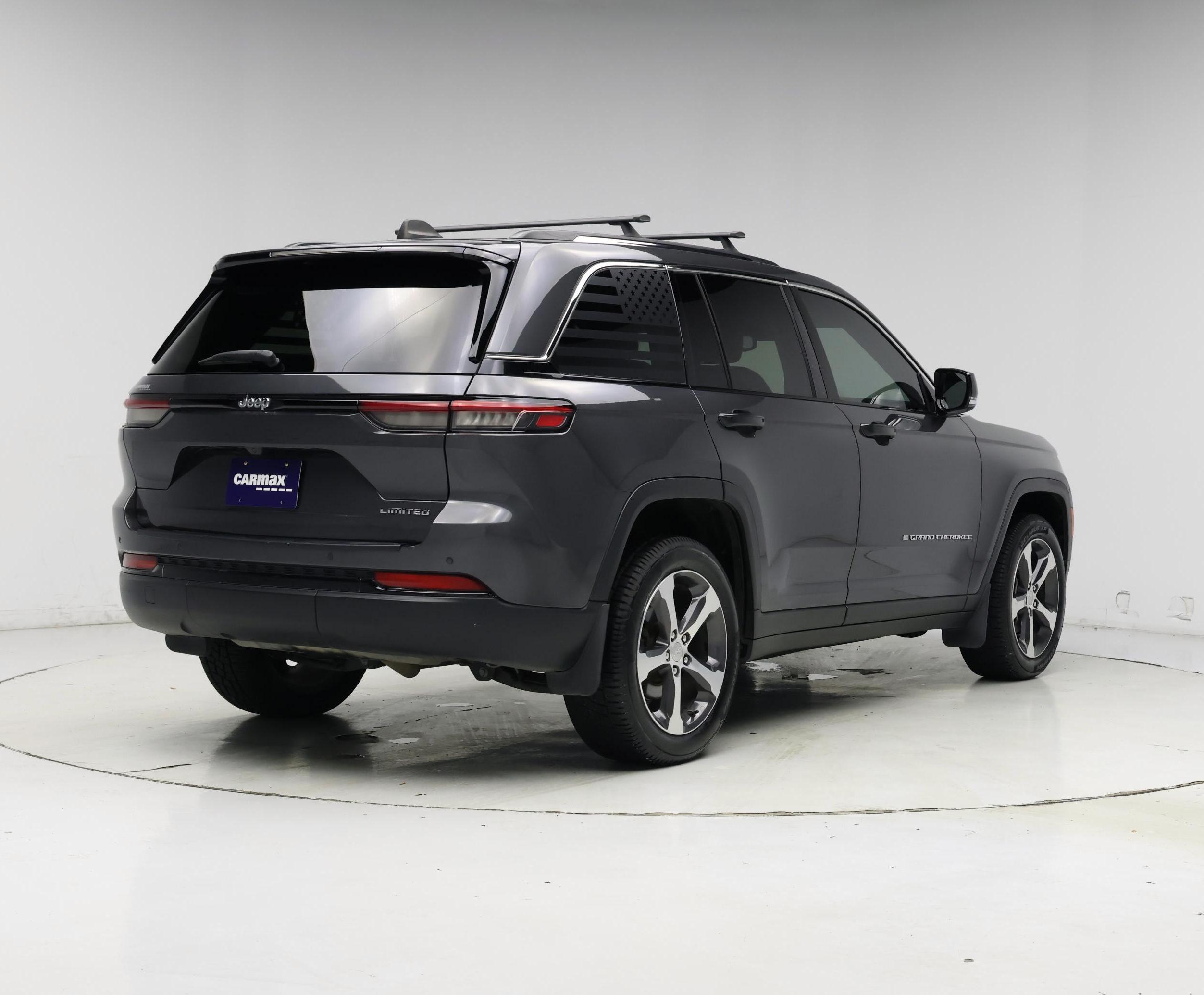 Thumbnail: 2023 Jeep Grand Cherokee - 8