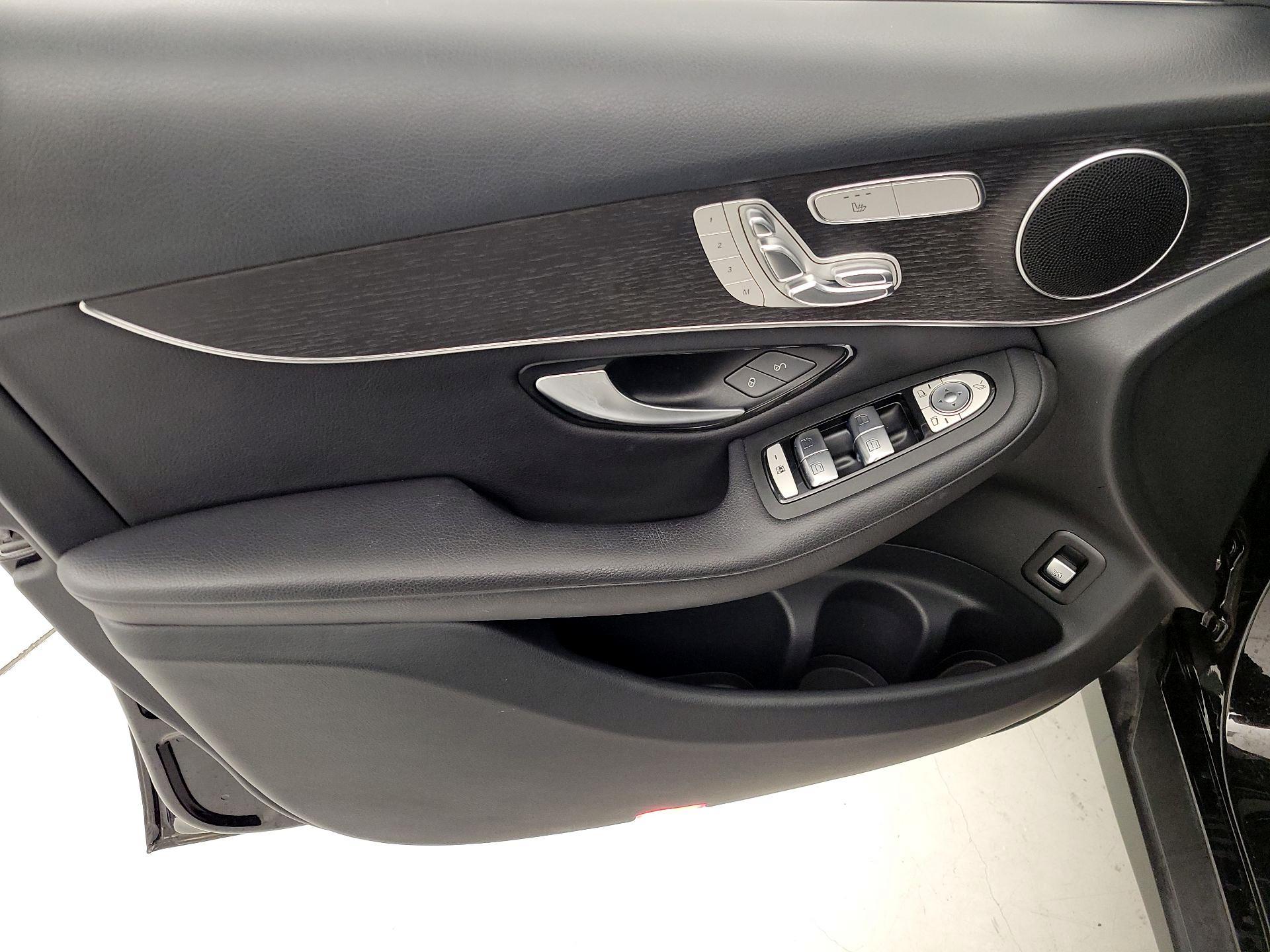 Thumbnail: 2022 Mercedes-Benz GLC - 12