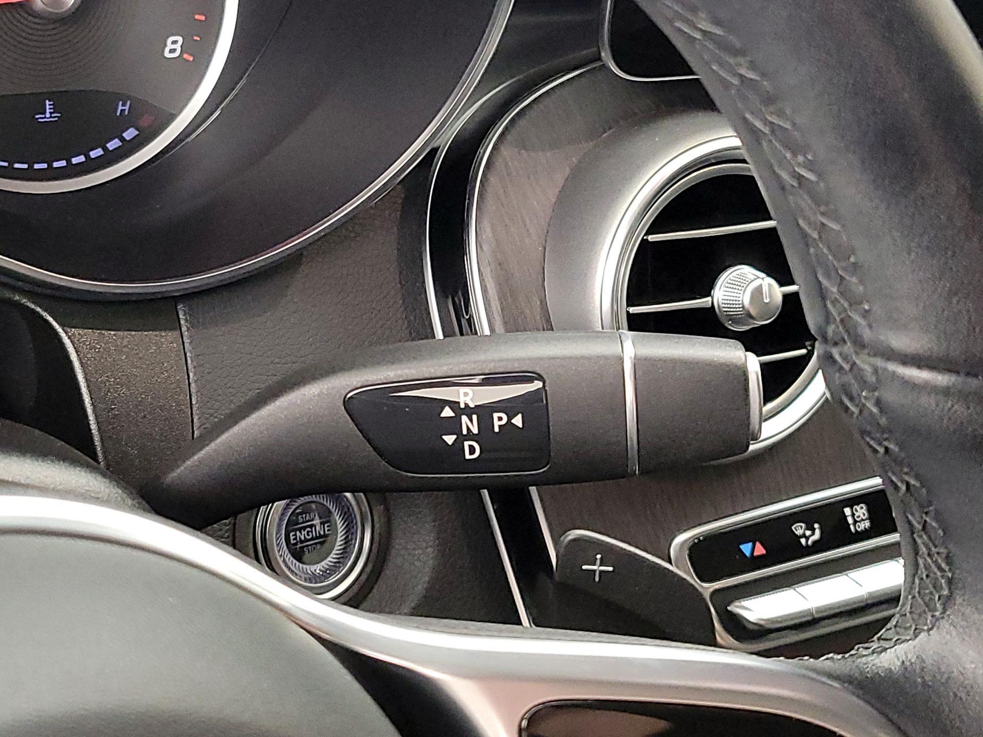 Thumbnail: 2022 Mercedes-Benz GLC - 17