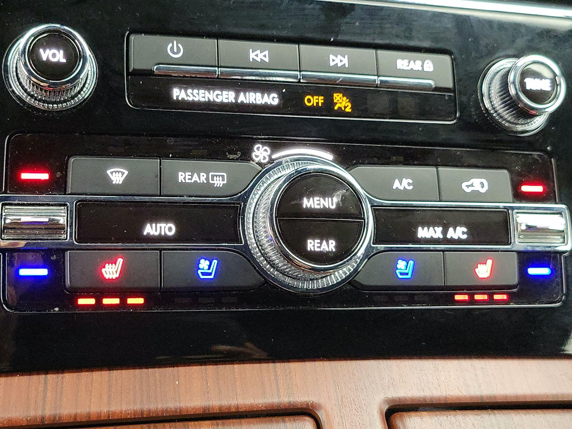 Thumbnail: 2023 Lincoln Navigator - 17