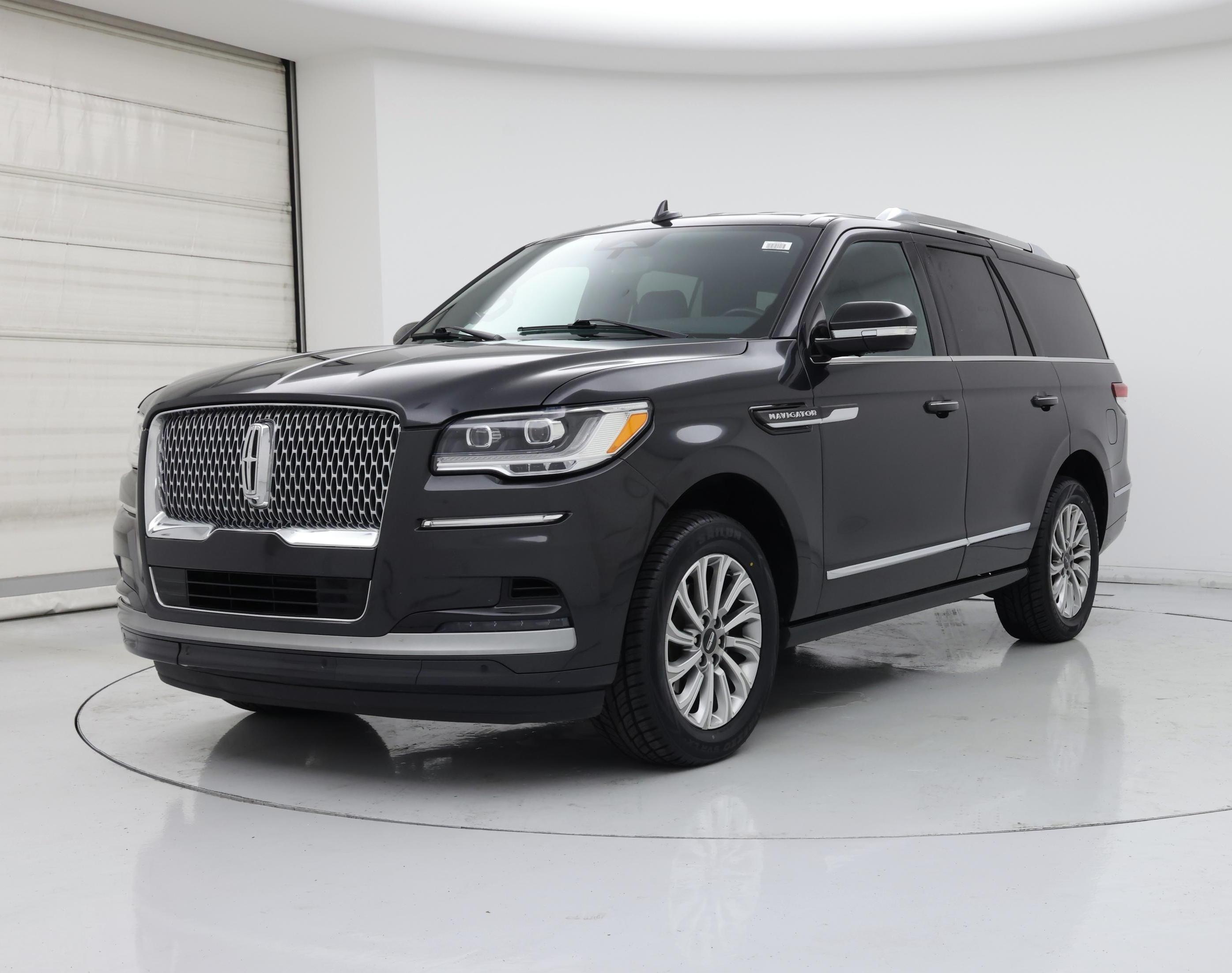 Thumbnail: 2023 Lincoln Navigator - 4