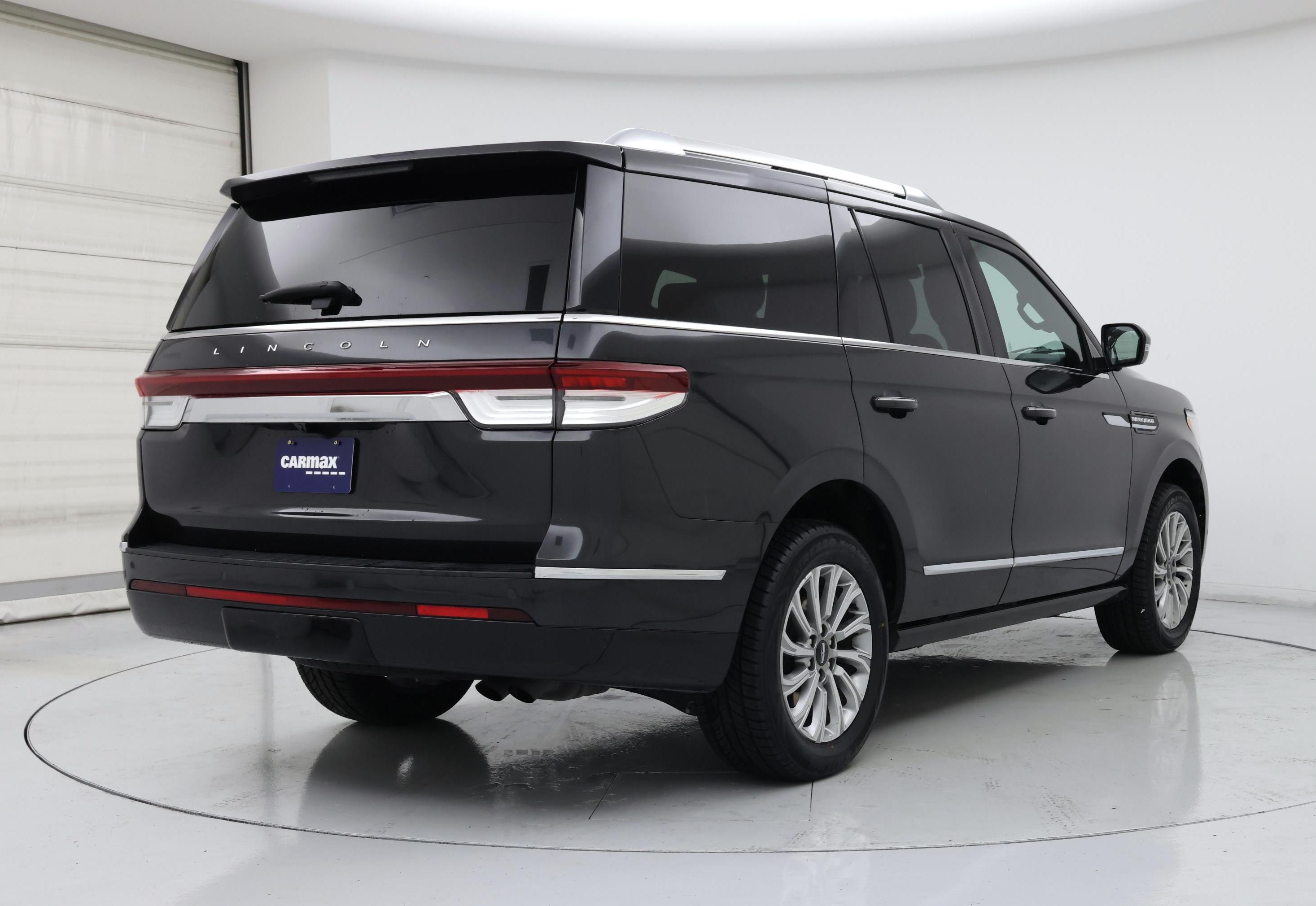 Thumbnail: 2023 Lincoln Navigator - 8