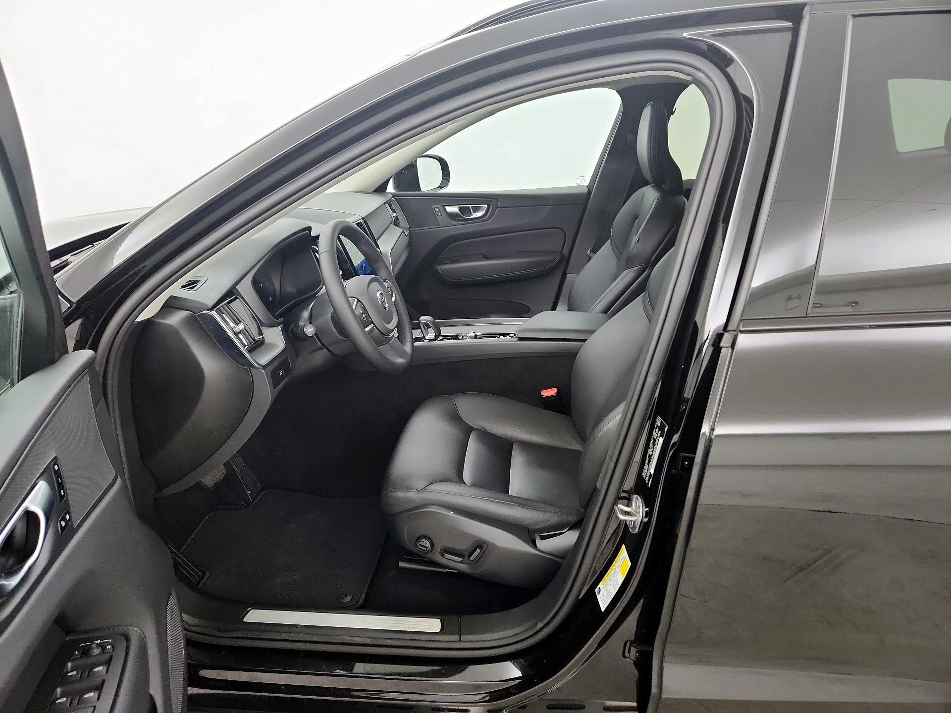 Thumbnail: 2024 Volvo XC60 - 9