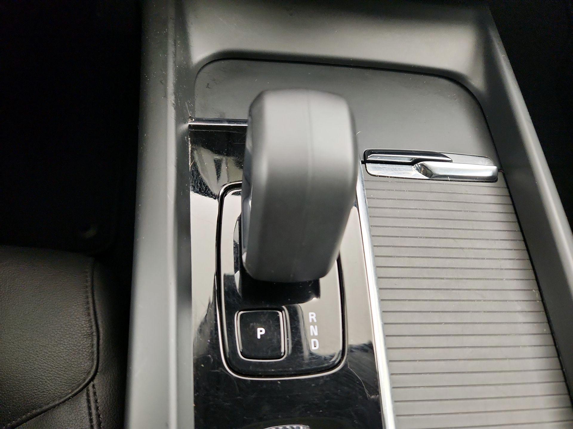 Thumbnail: 2024 Volvo XC60 - 16