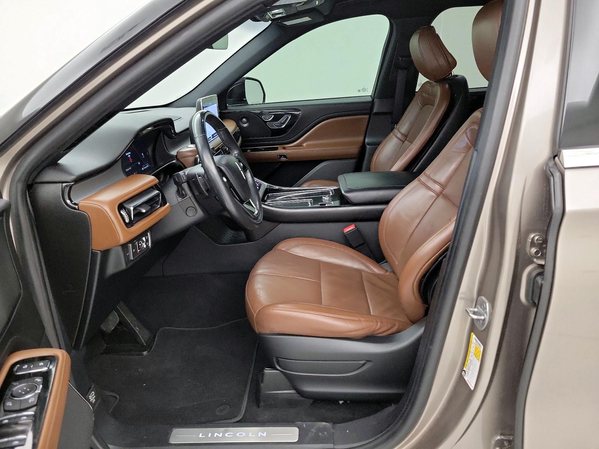 Thumbnail: 2020 Lincoln Aviator - 11