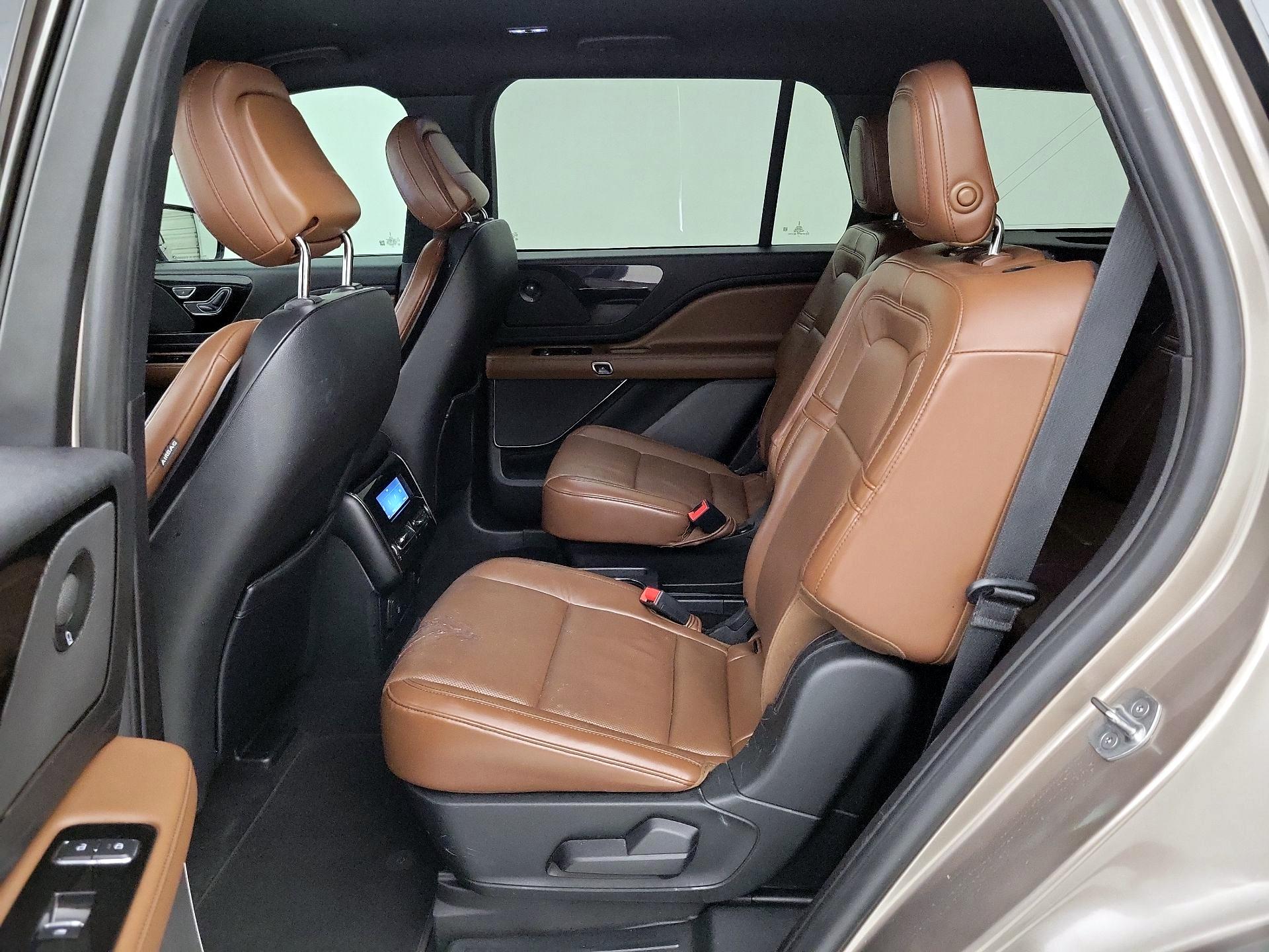 Thumbnail: 2020 Lincoln Aviator - 20