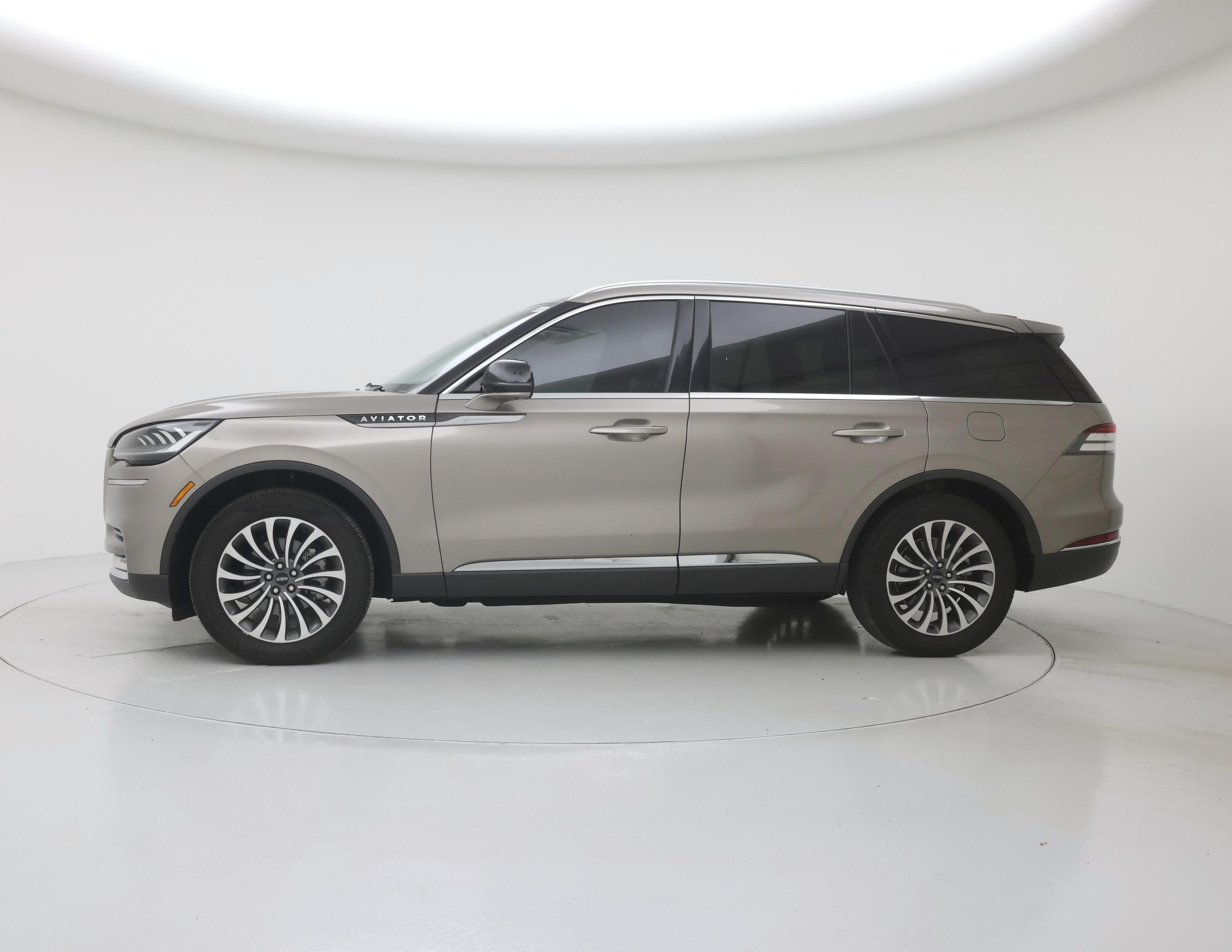 Thumbnail: 2020 Lincoln Aviator - 3