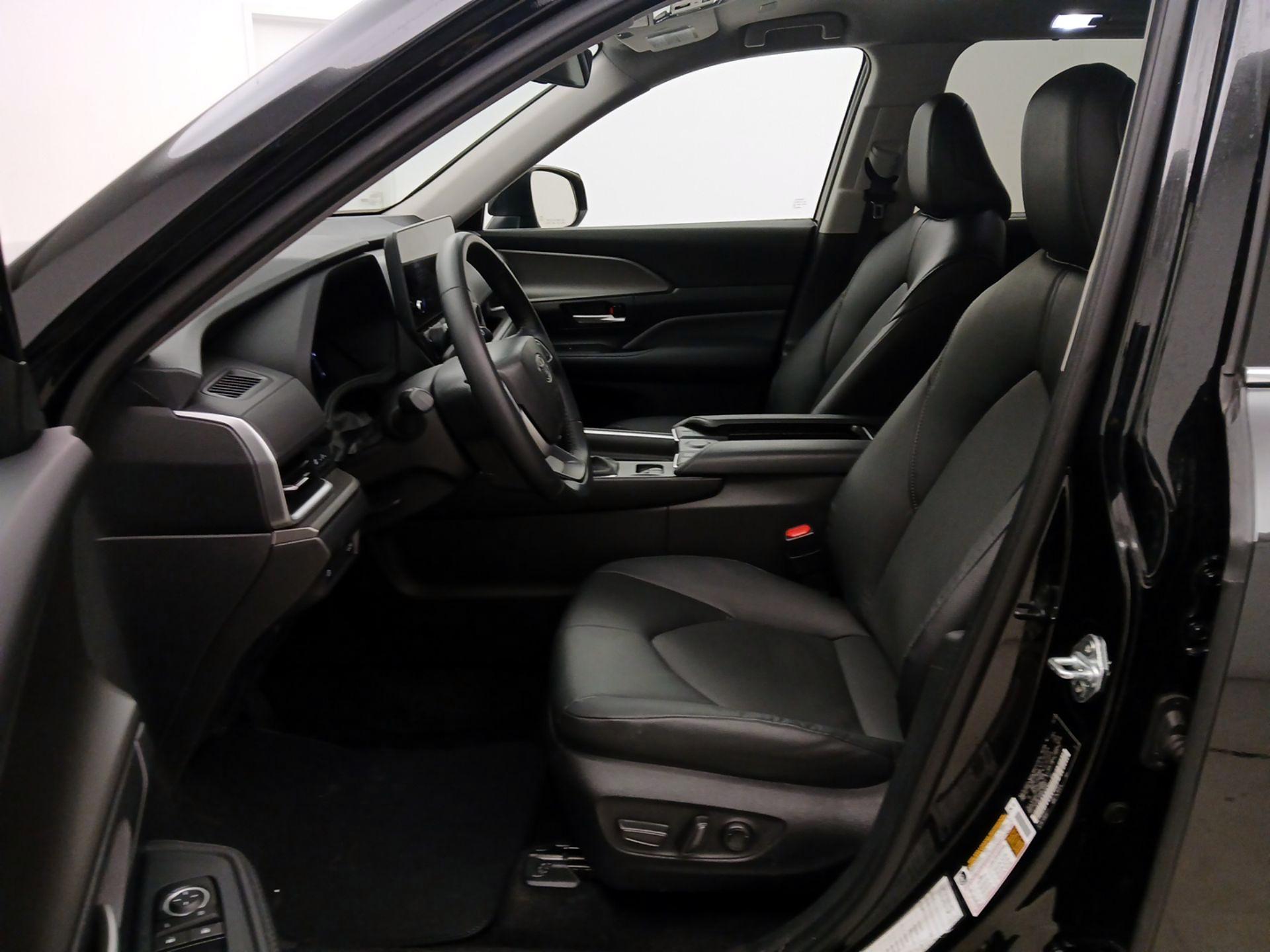 Thumbnail: 2025 Toyota Grand Highlander - 11