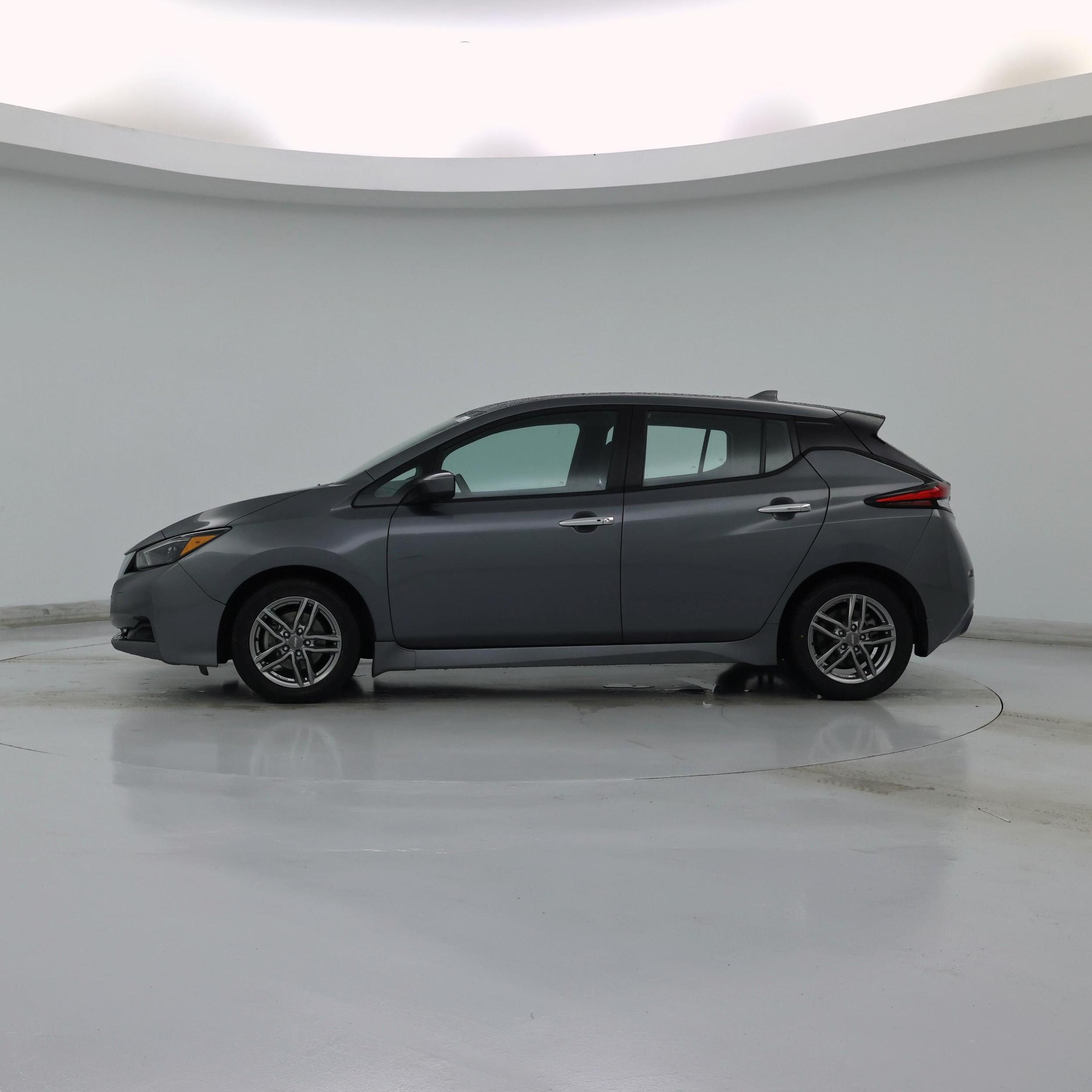 Thumbnail: 2020 Nissan Leaf - 3