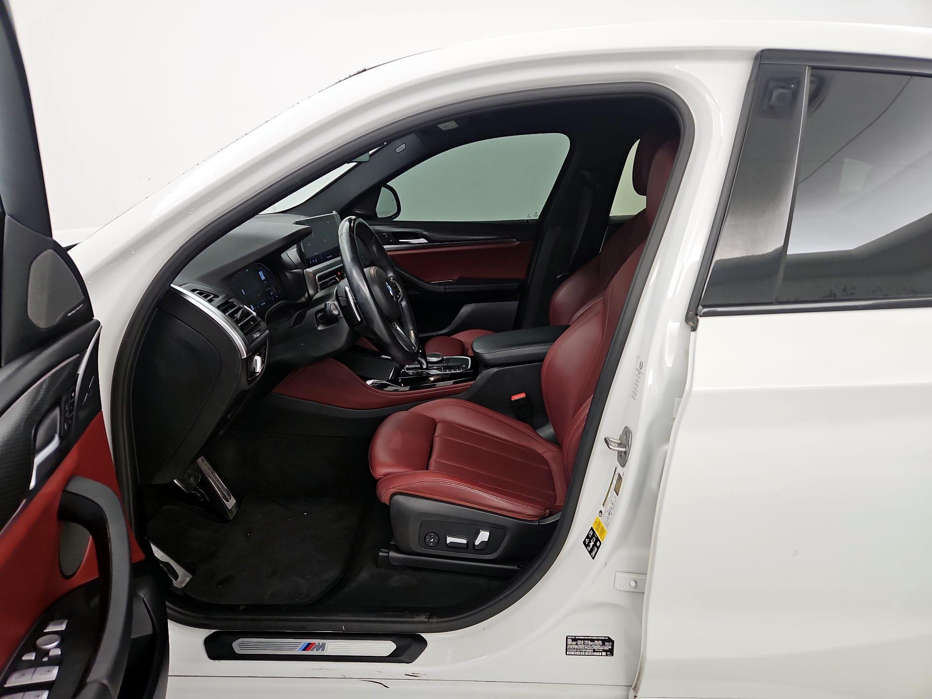 Thumbnail: 2023 BMW X4 - 11