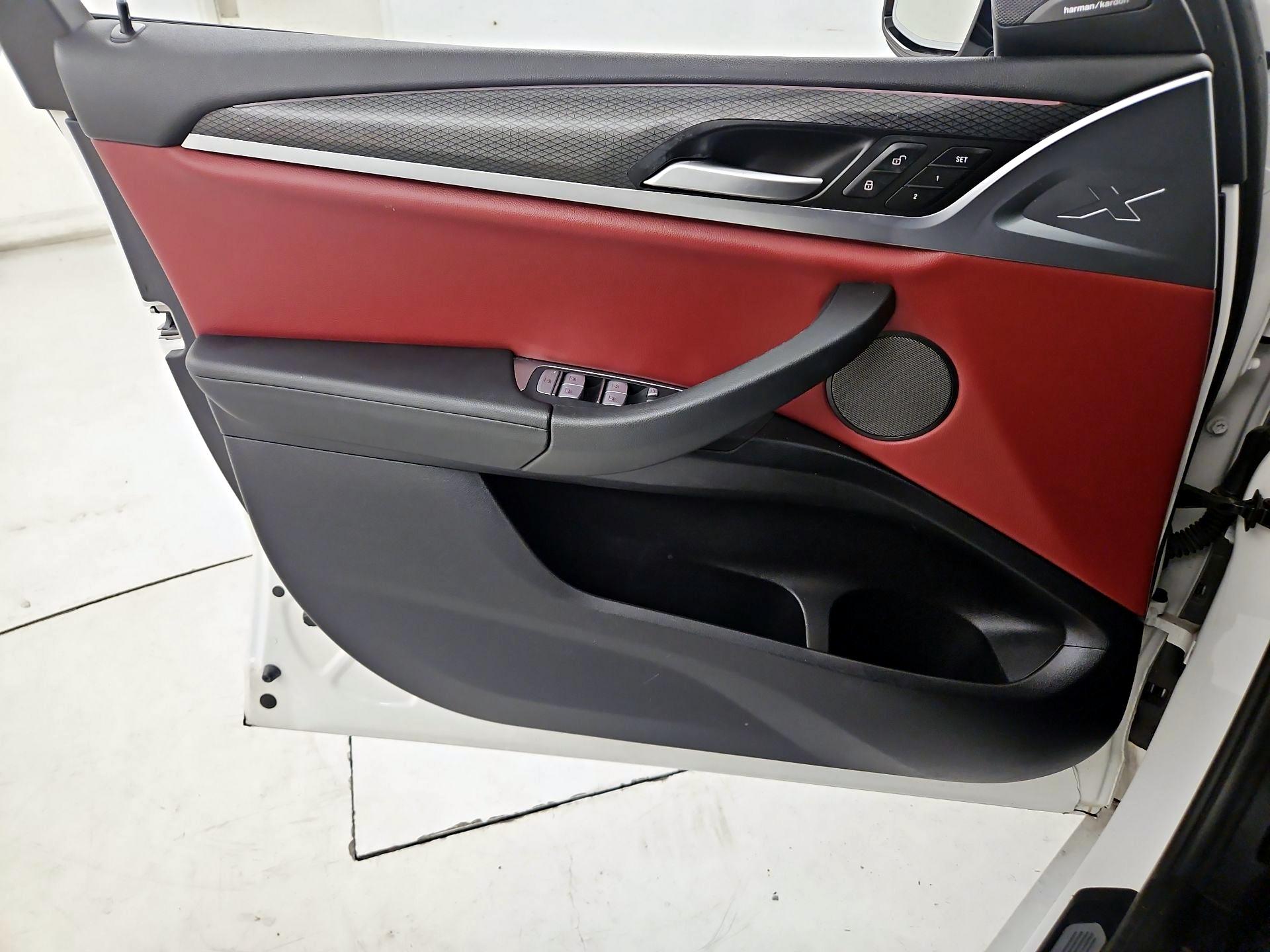 Thumbnail: 2023 BMW X4 - 12