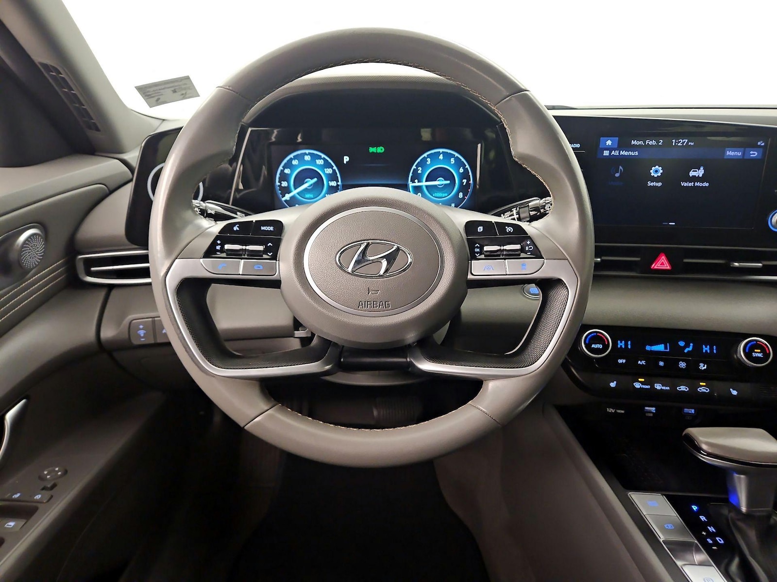 2022 Hyundai Elantra SEL - Photo 11