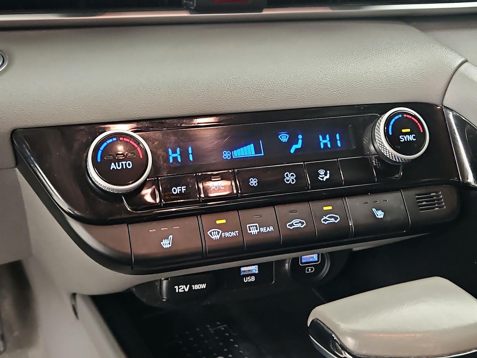 2022 Hyundai Elantra SEL - Photo 17