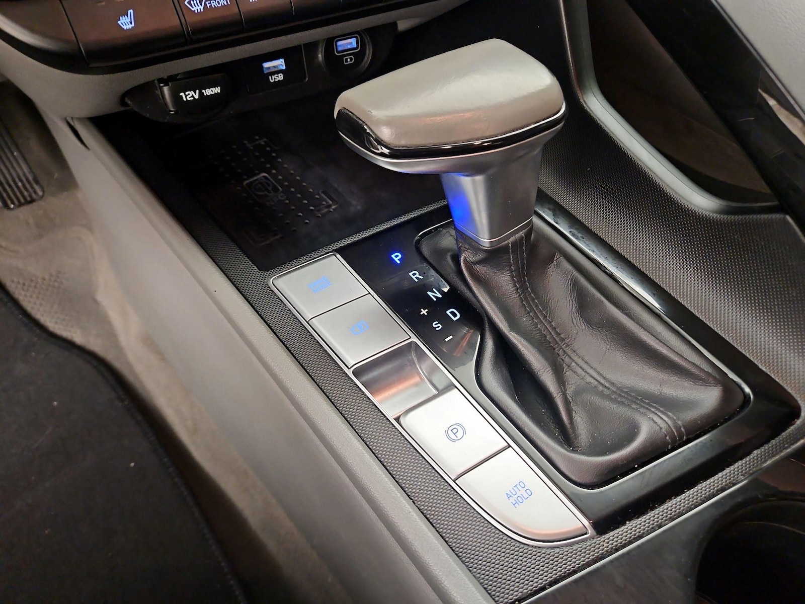 2022 Hyundai Elantra SEL - Photo 18