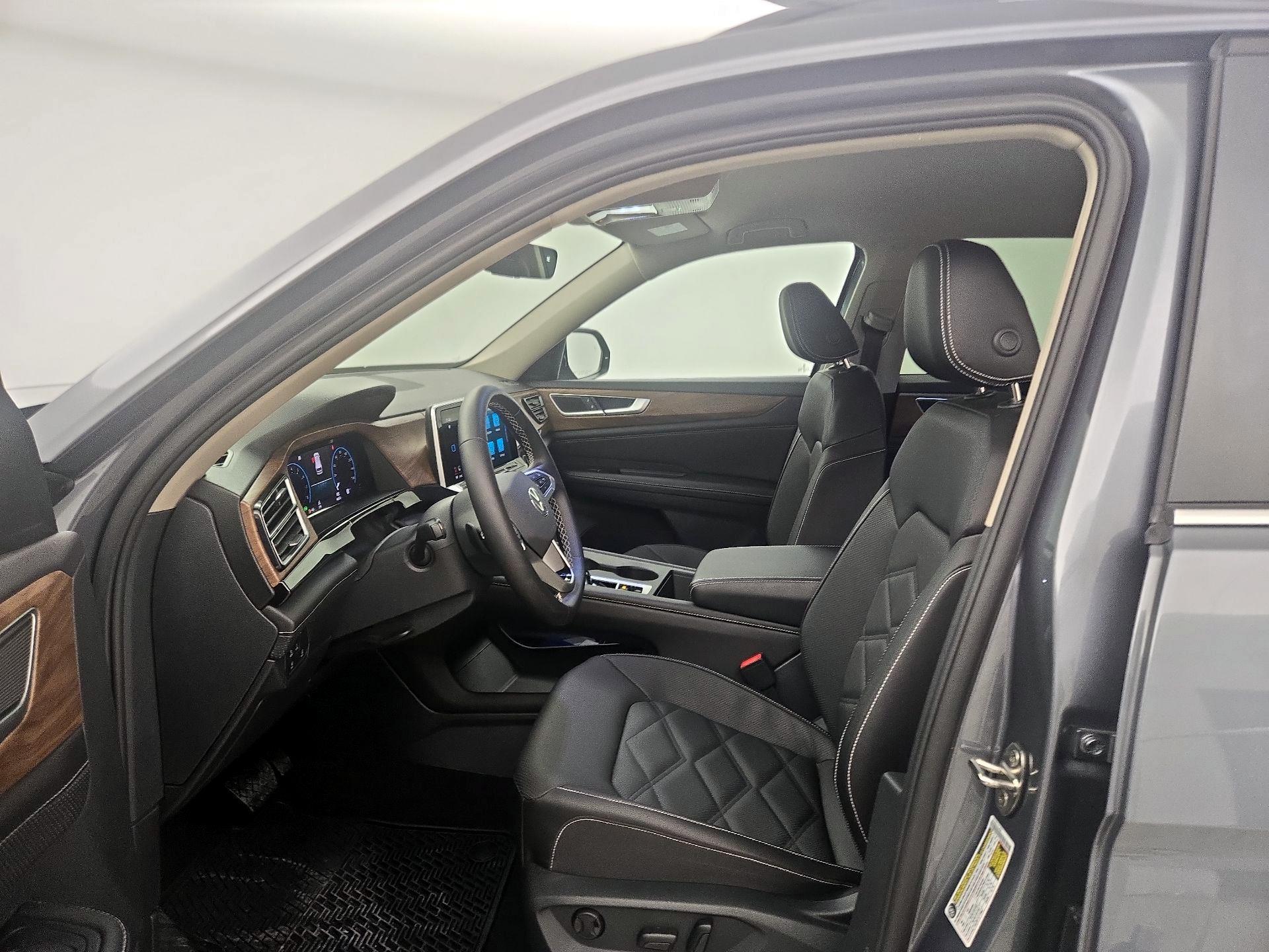 Thumbnail: 2025 Volkswagen Atlas - 11