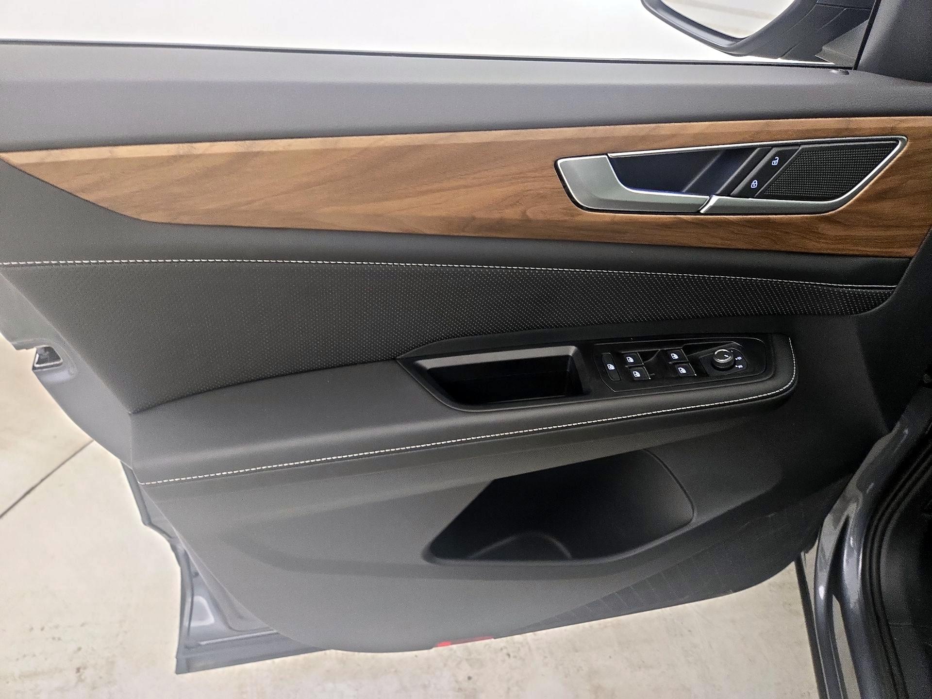 Thumbnail: 2025 Volkswagen Atlas - 12