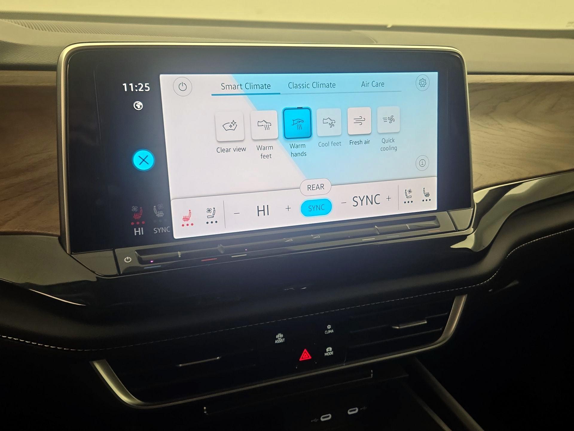 Thumbnail: 2025 Volkswagen Atlas - 16