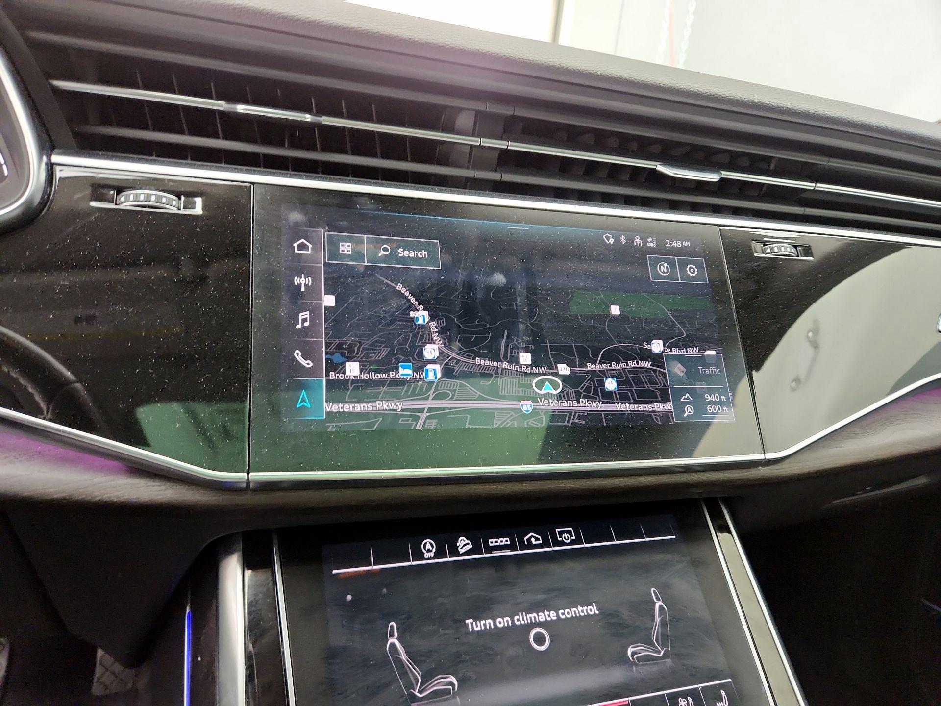 Thumbnail: 2021 Audi Q8 - 14