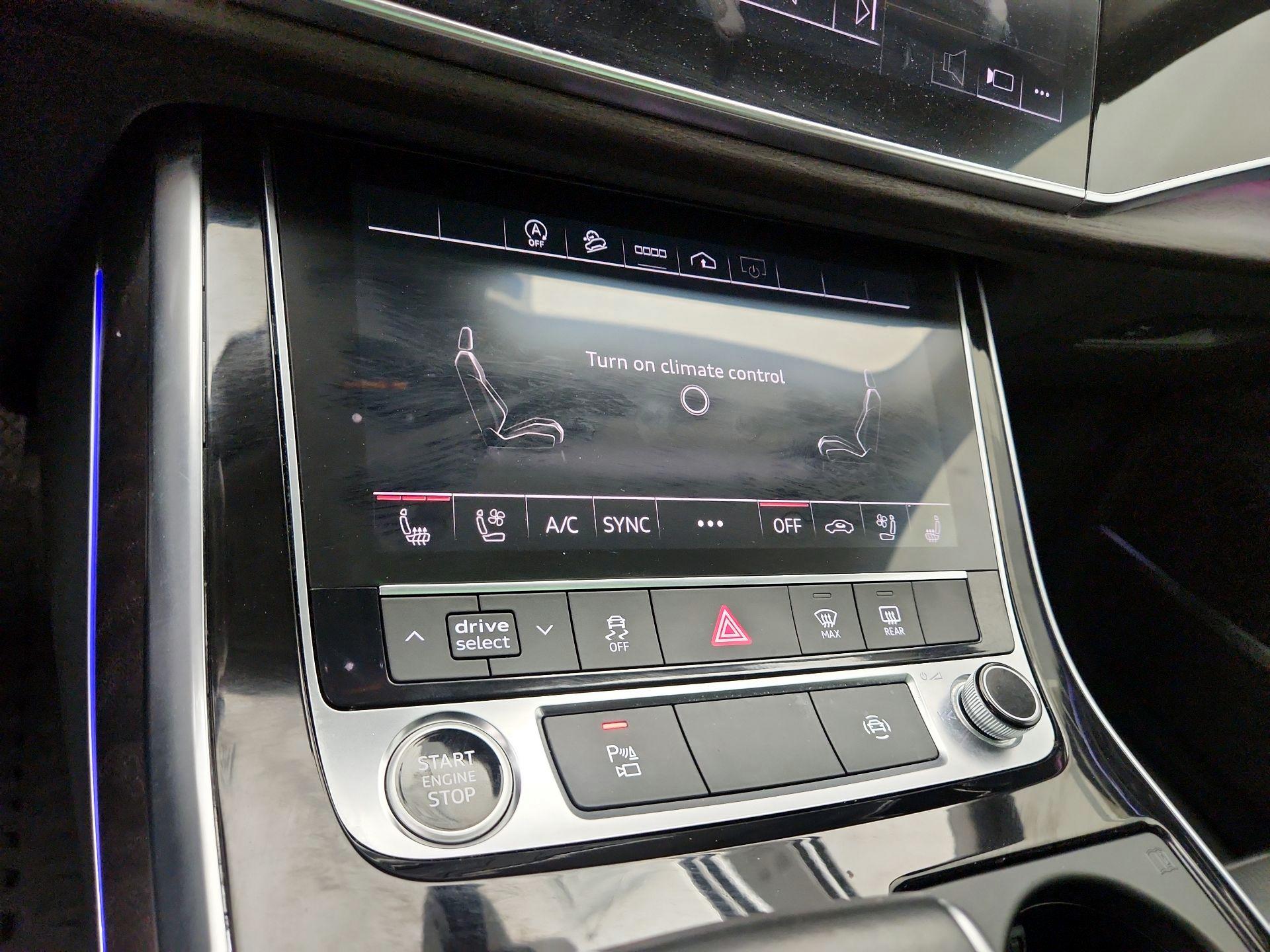 Thumbnail: 2021 Audi Q8 - 17