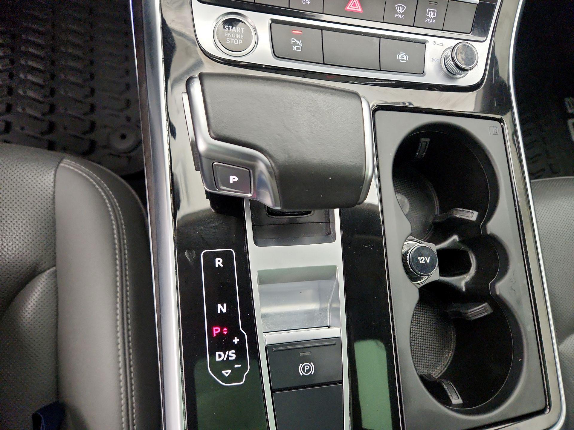 Thumbnail: 2021 Audi Q8 - 18