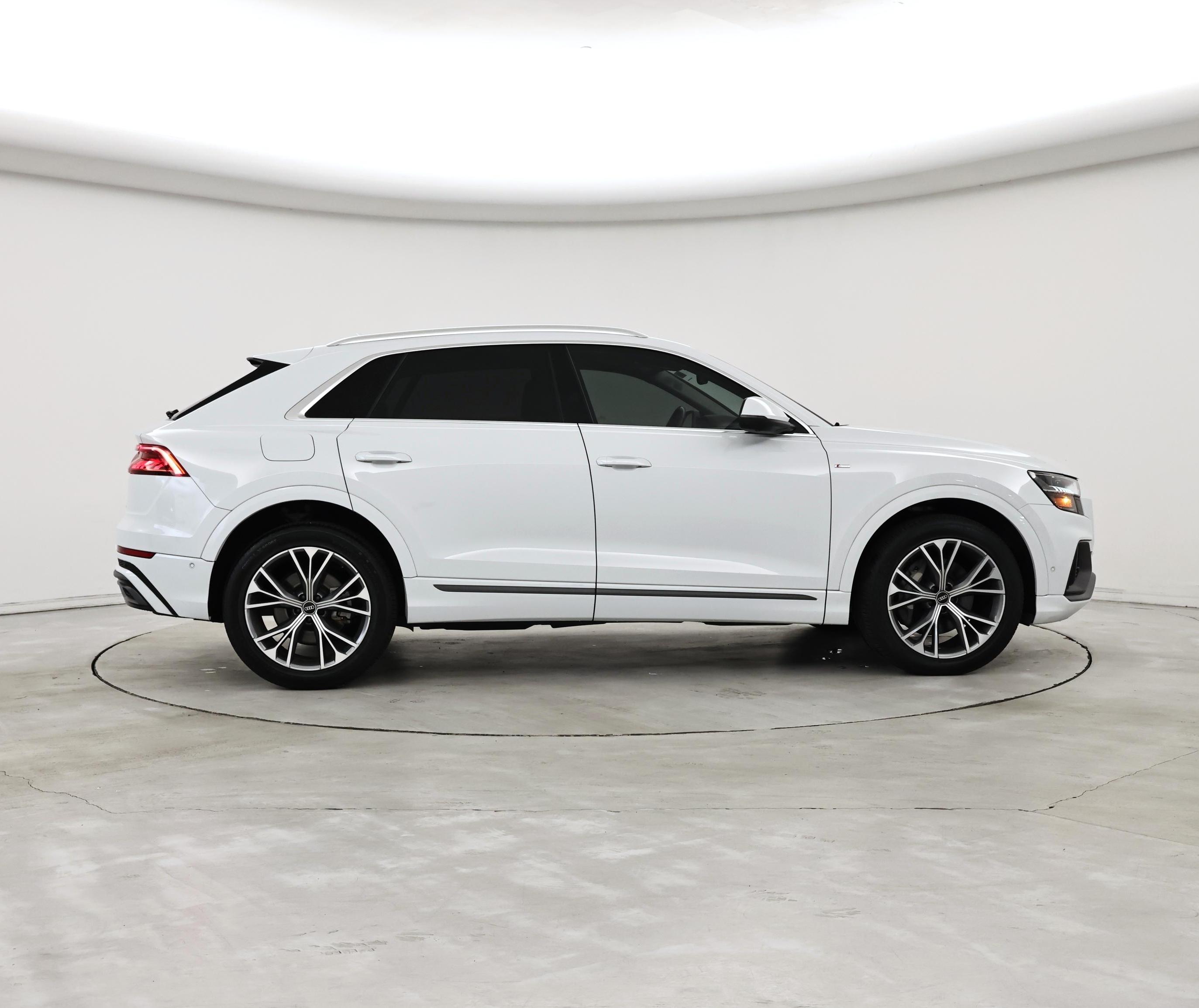 Thumbnail: 2021 Audi Q8 - 7