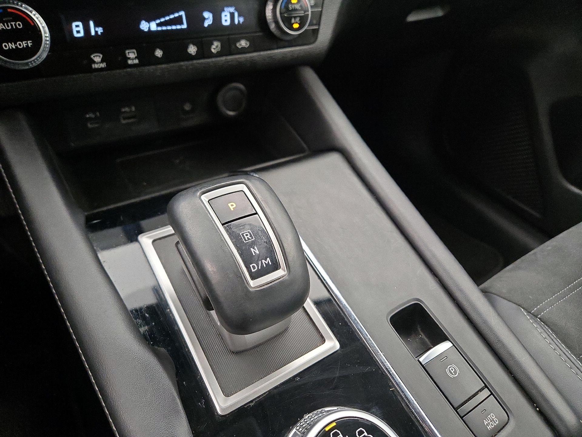 Thumbnail: 2024 Mitsubishi Outlander - 17