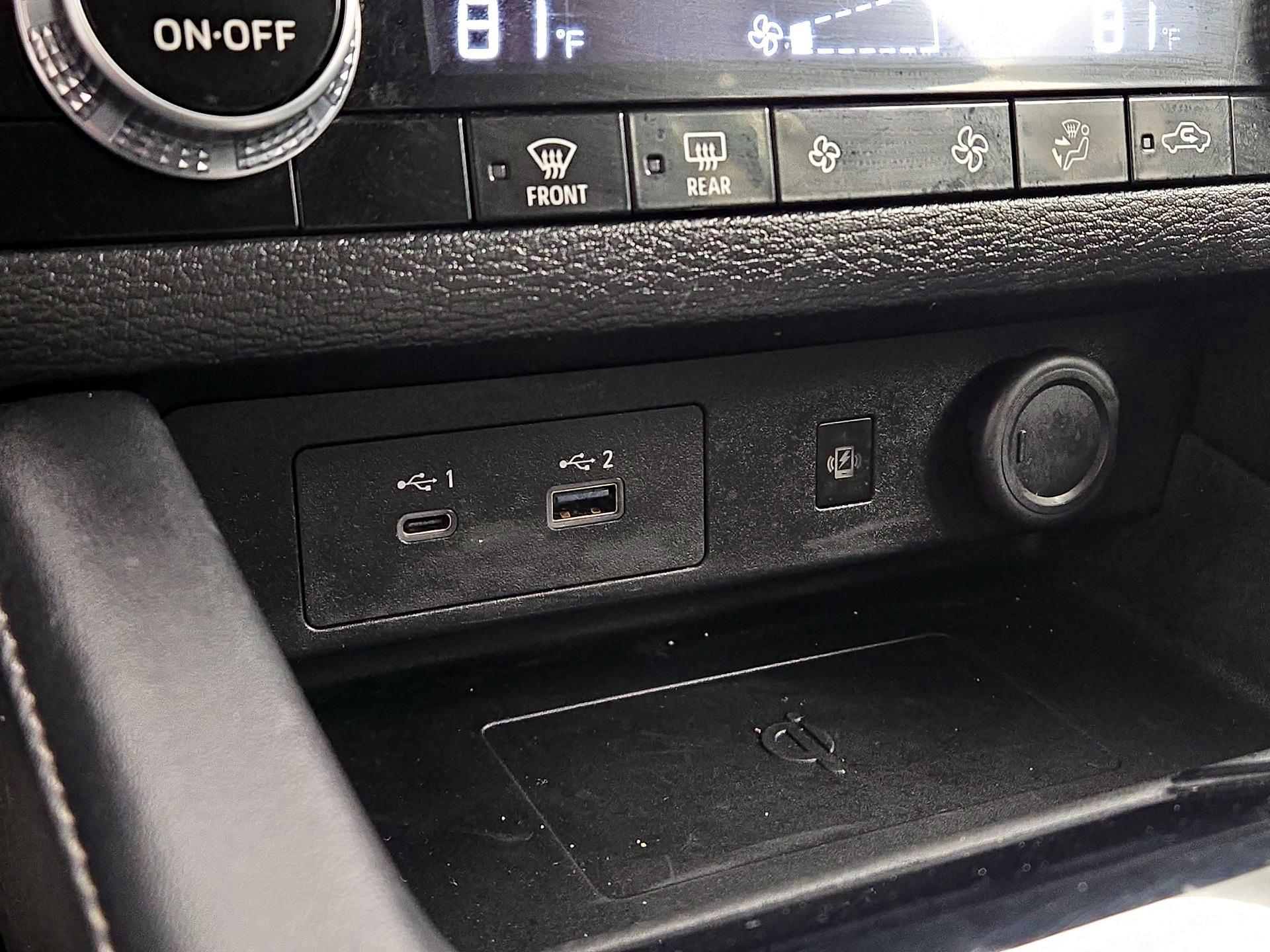 Thumbnail: 2024 Mitsubishi Outlander - 18