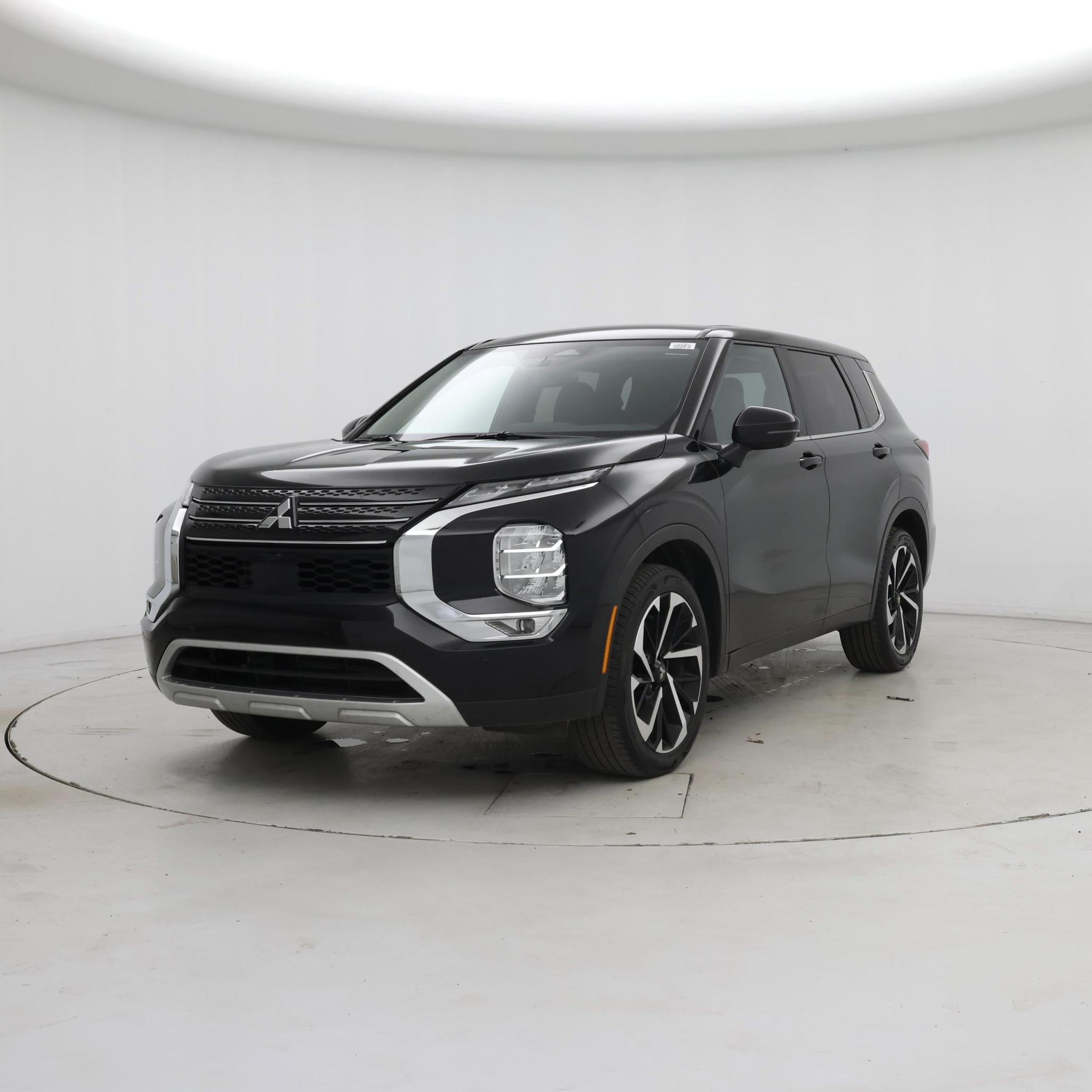 Thumbnail: 2024 Mitsubishi Outlander - 4