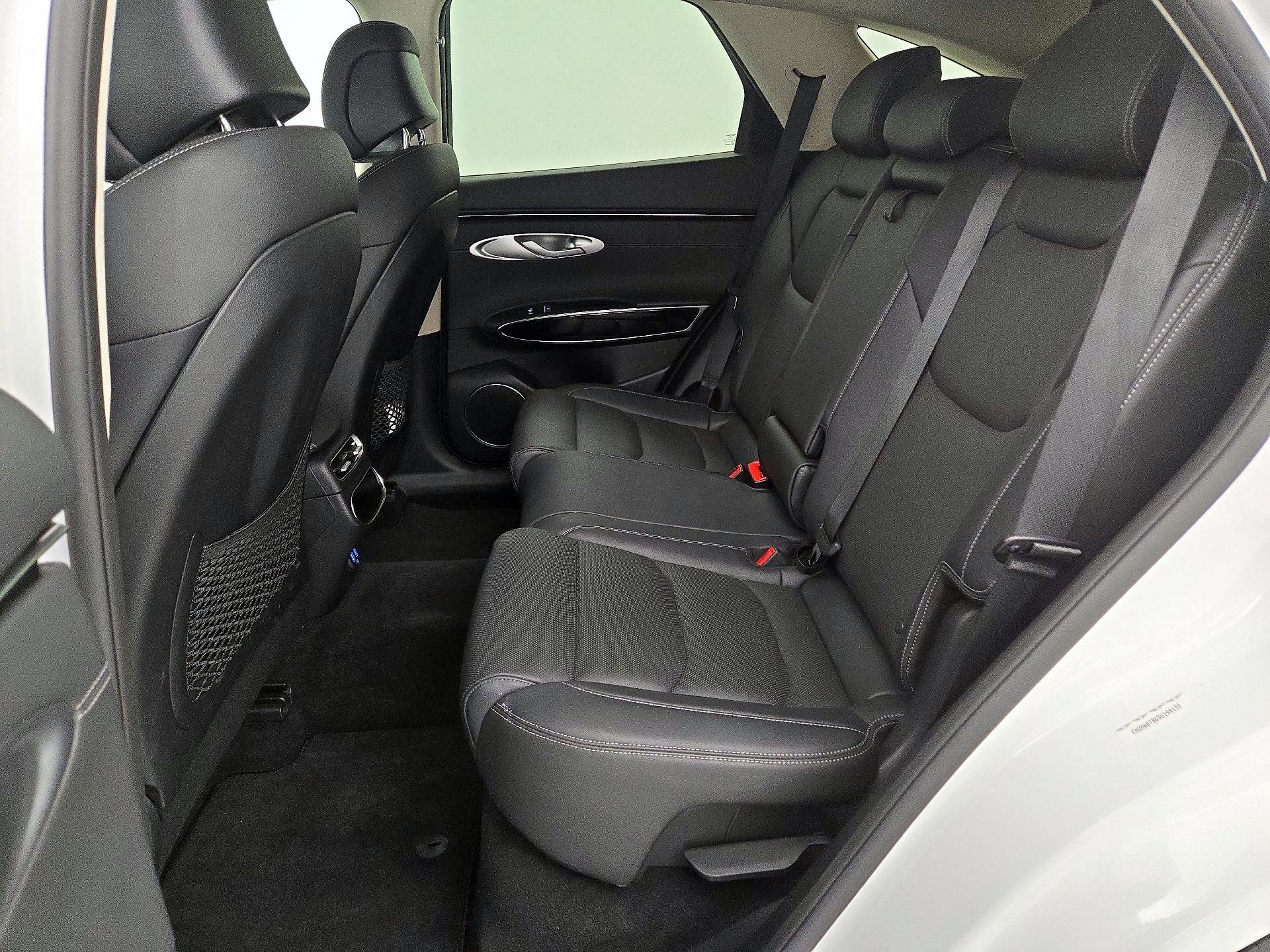 Thumbnail: 2025 Genesis GV70 - 20