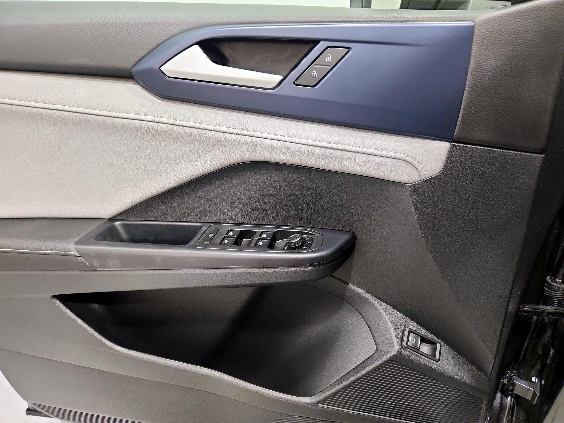 Thumbnail: 2024 Volkswagen Taos - 12