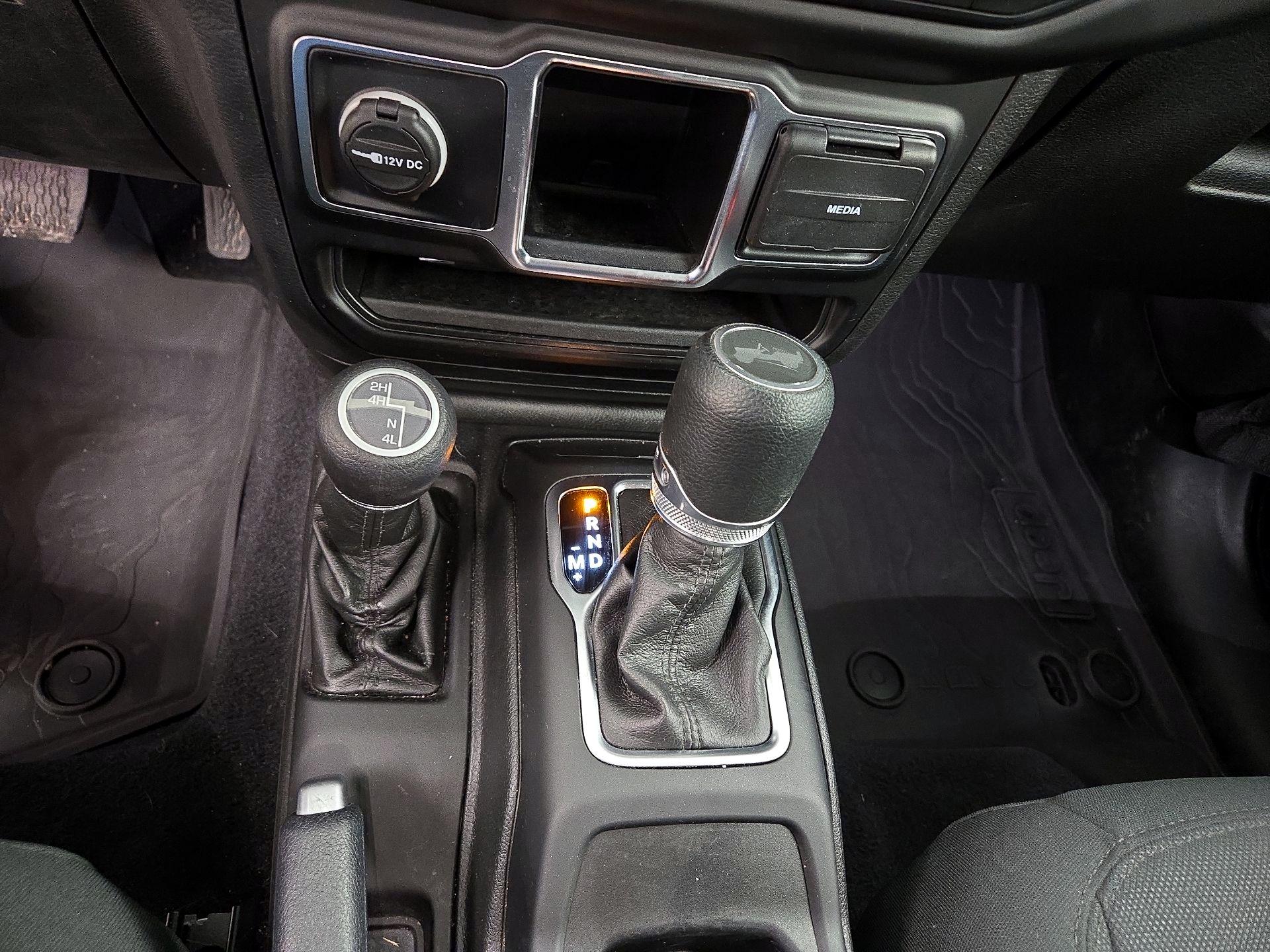 Thumbnail: 2022 Jeep Wrangler - 17