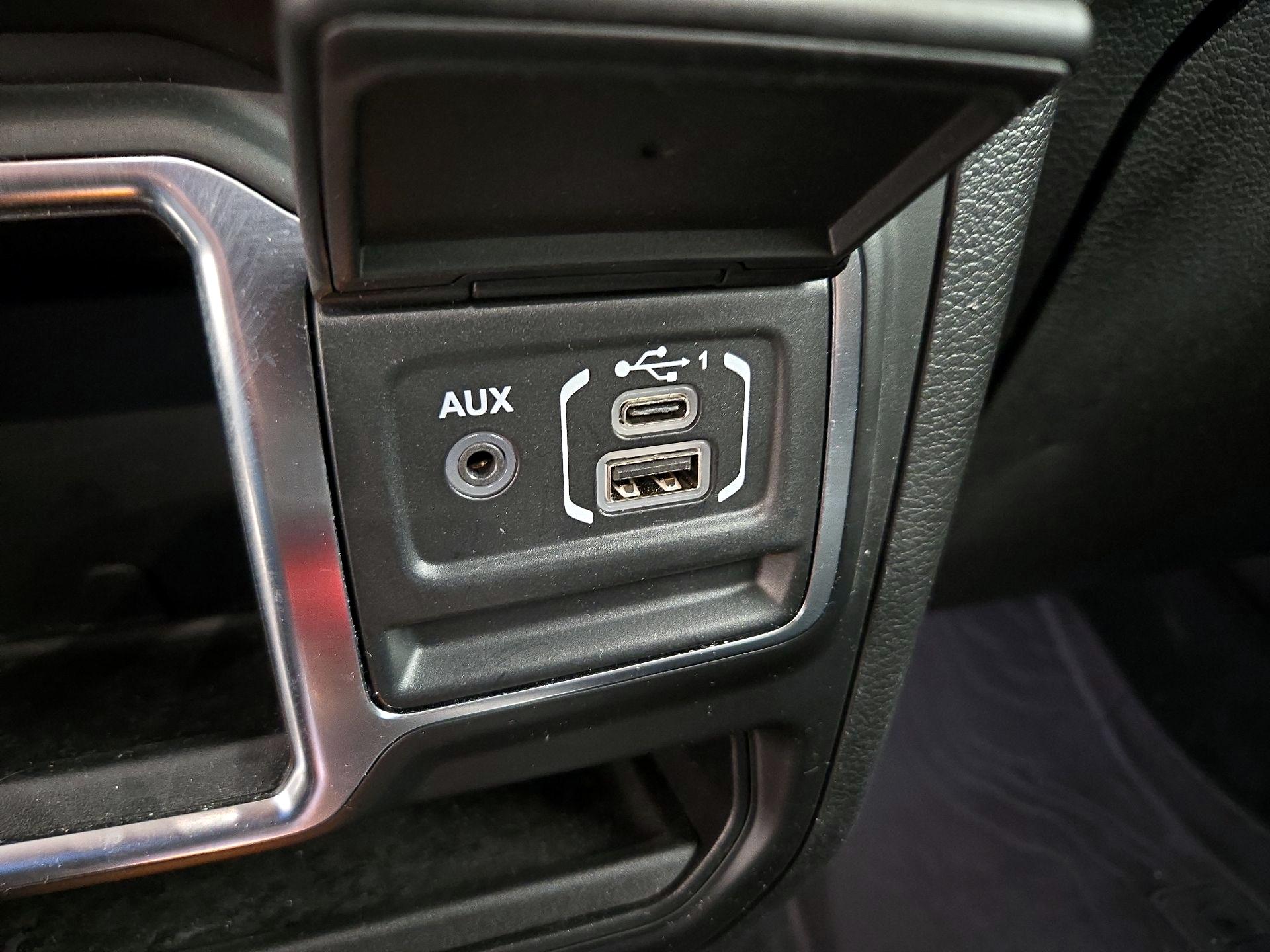 Thumbnail: 2022 Jeep Wrangler - 18