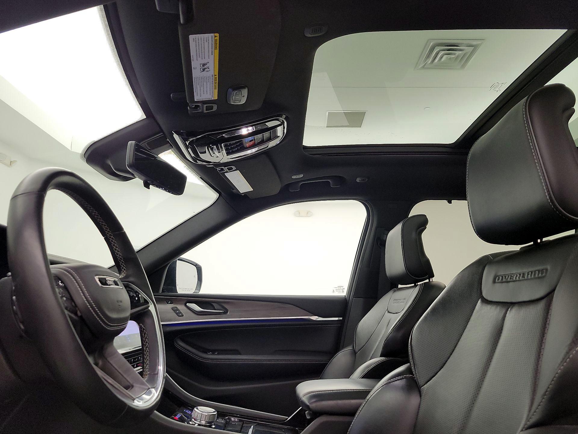 Thumbnail: 2022 Jeep Grand Cherokee - 20