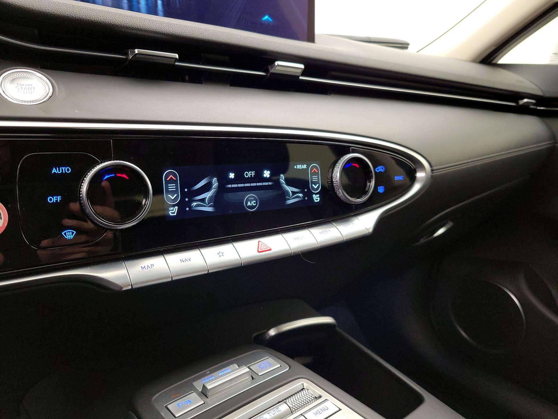 Thumbnail: 2025 Genesis GV70 - 17