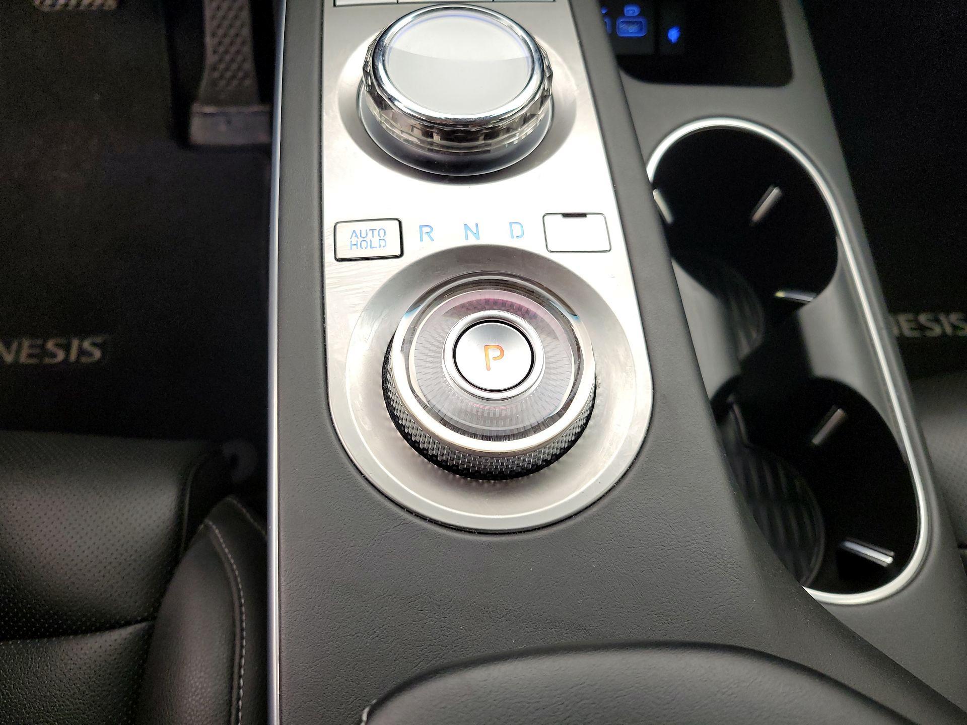 Thumbnail: 2025 Genesis GV70 - 18