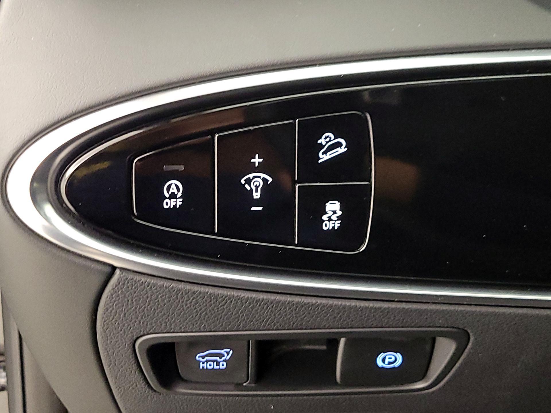 Thumbnail: 2025 Genesis GV70 - 13