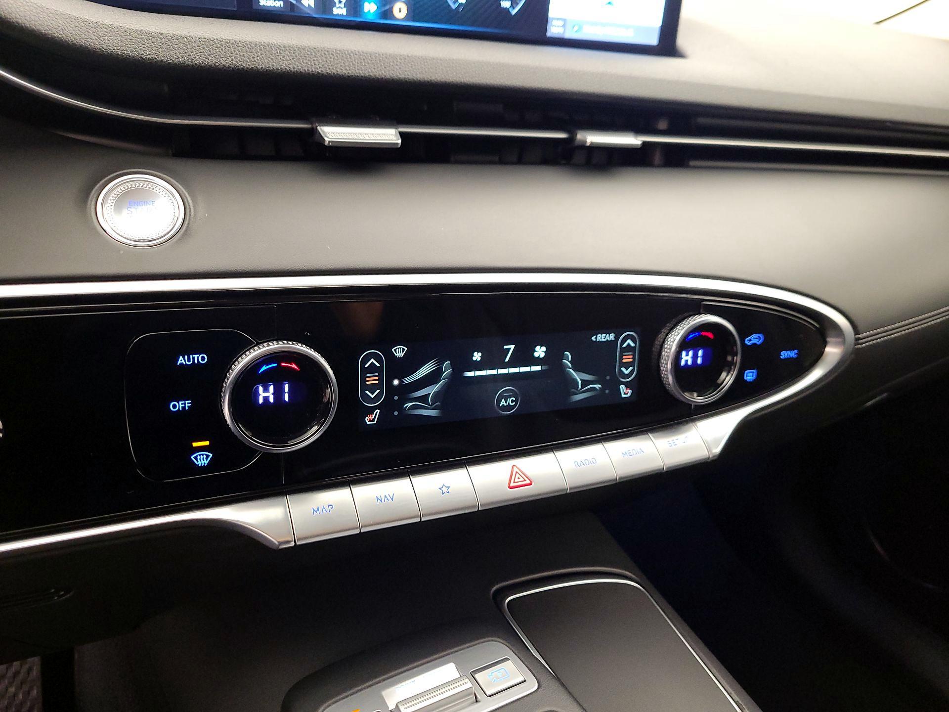 Thumbnail: 2025 Genesis GV70 - 16