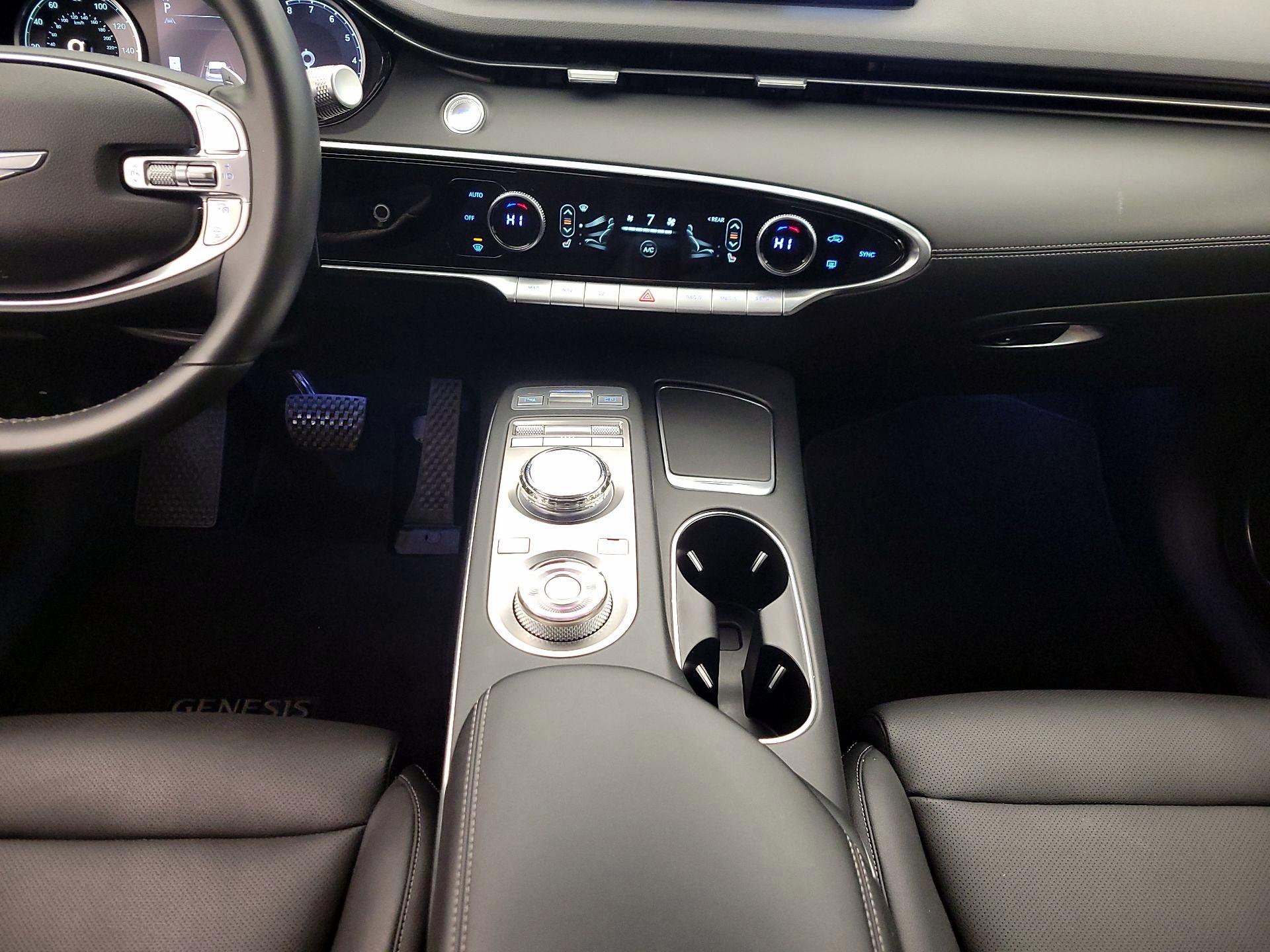 Thumbnail: 2025 Genesis GV70 - 17