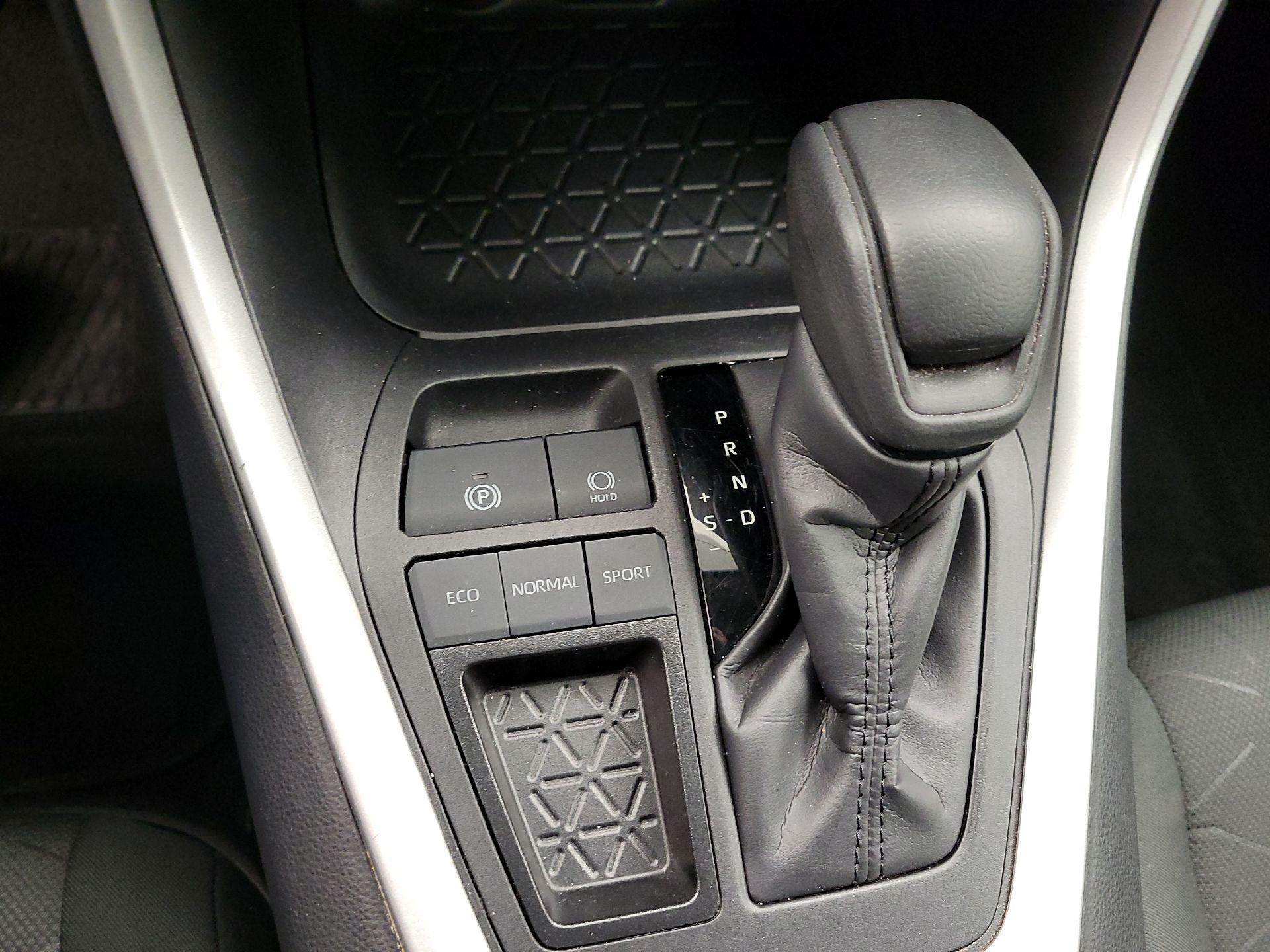 Thumbnail: 2024 Toyota RAV4 - 15