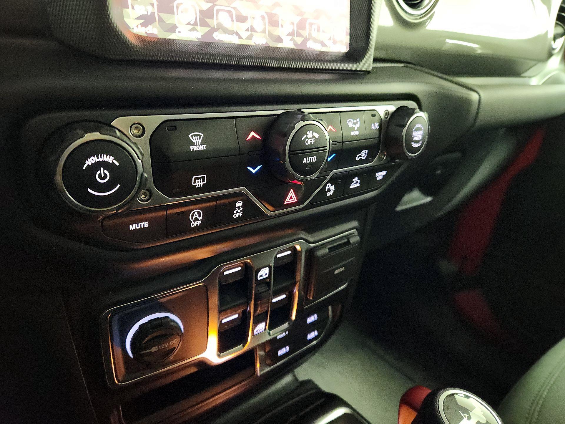 Thumbnail: 2021 Jeep Wrangler - 17