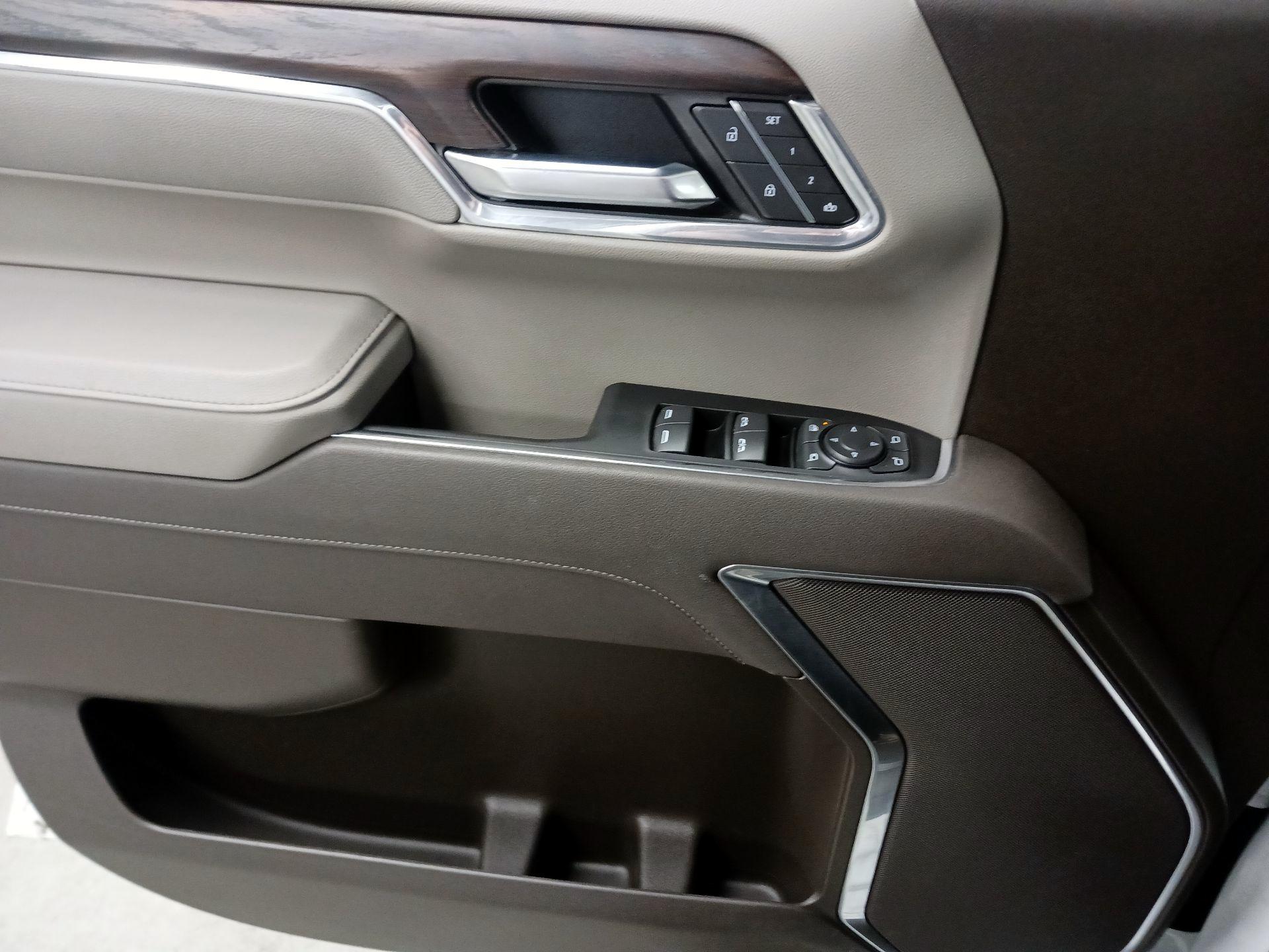 Thumbnail: 2025 GMC Sierra 1500 - 12