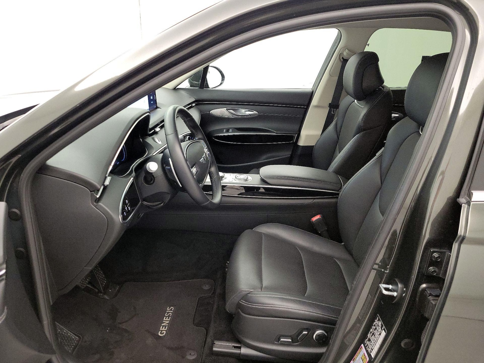 2025 GENESIS GV70 Standard - Photo 12