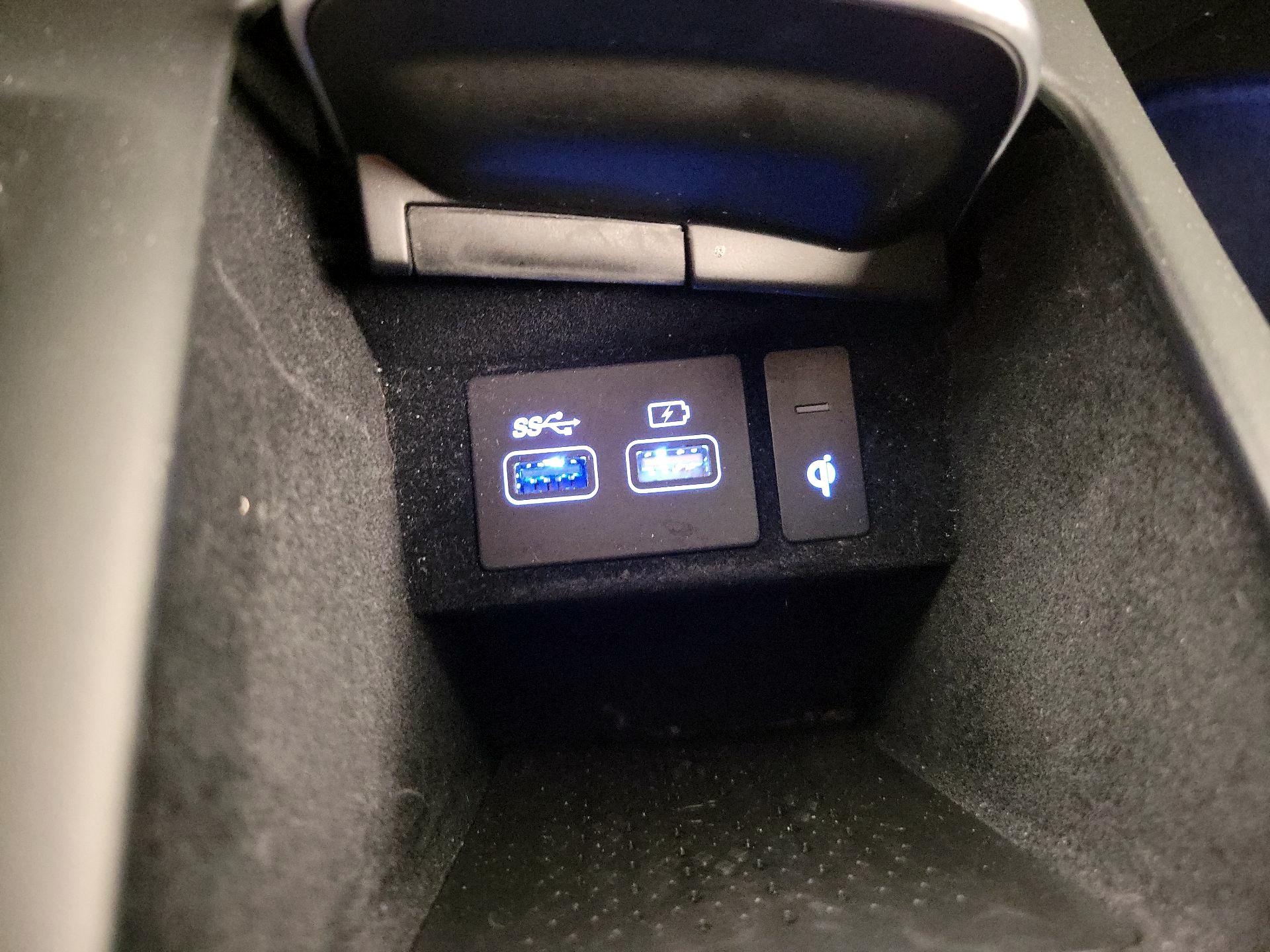 Thumbnail: 2025 Genesis GV70 - 19