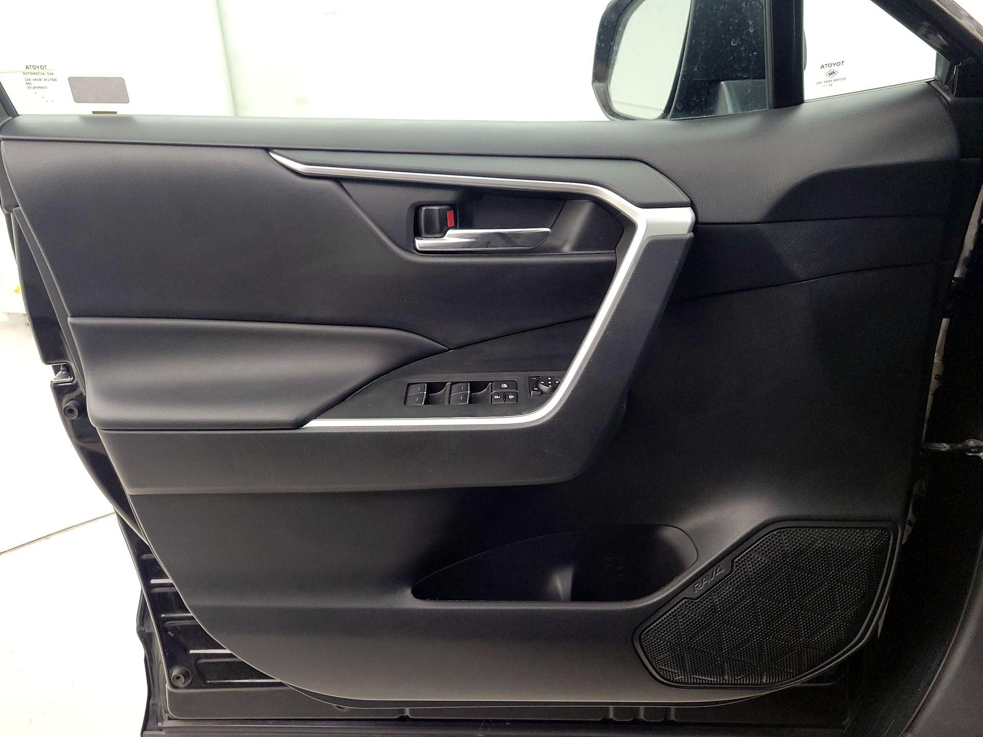 Thumbnail: 2024 Toyota RAV4 - 12