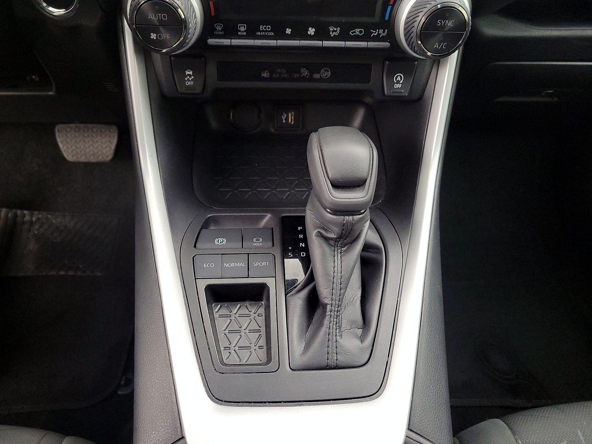 Thumbnail: 2024 Toyota RAV4 - 17