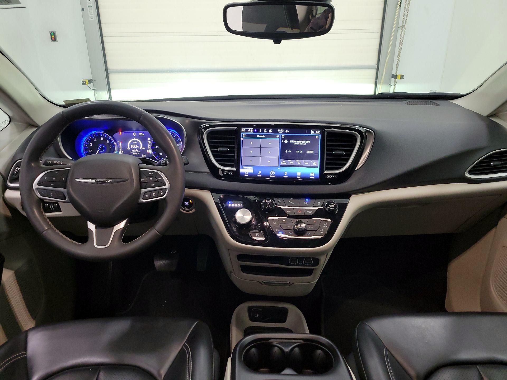 Thumbnail: 2023 Chrysler Pacifica - 9