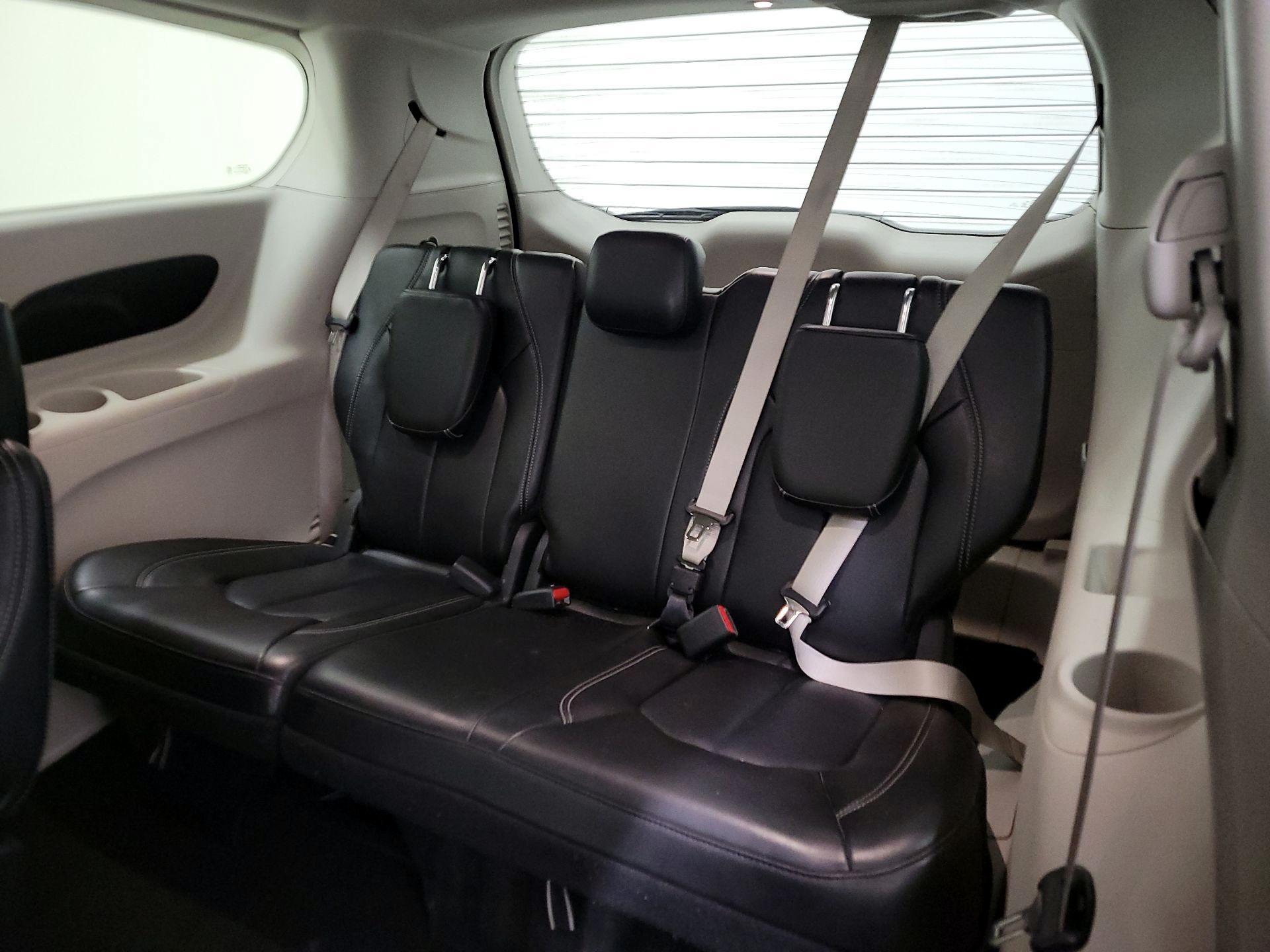 Thumbnail: 2023 Chrysler Pacifica - 20