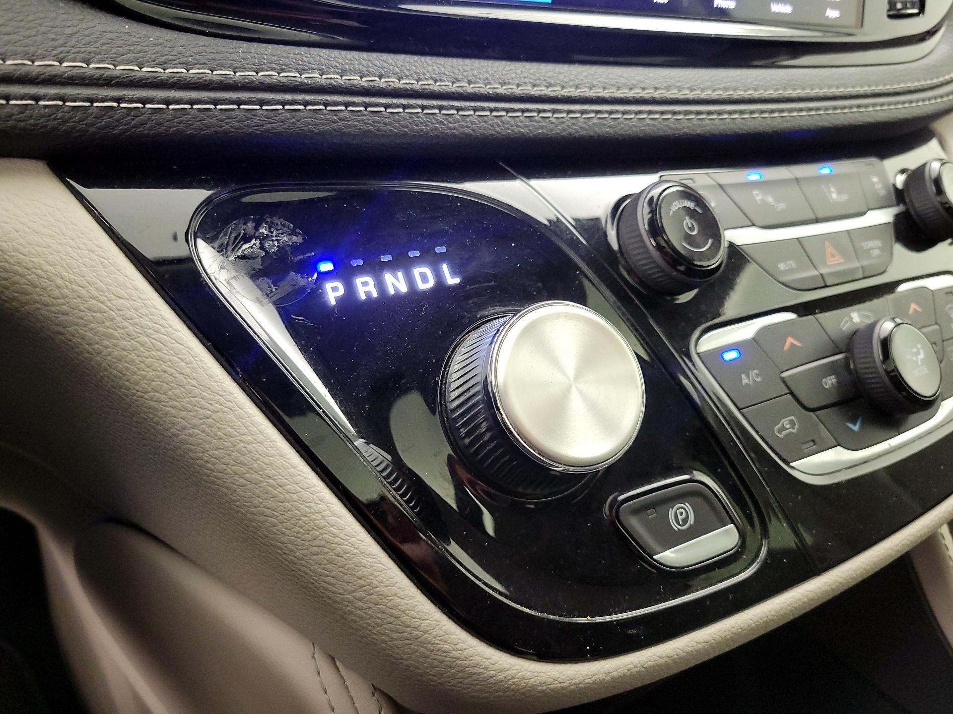 Thumbnail: 2023 Chrysler Pacifica - 17