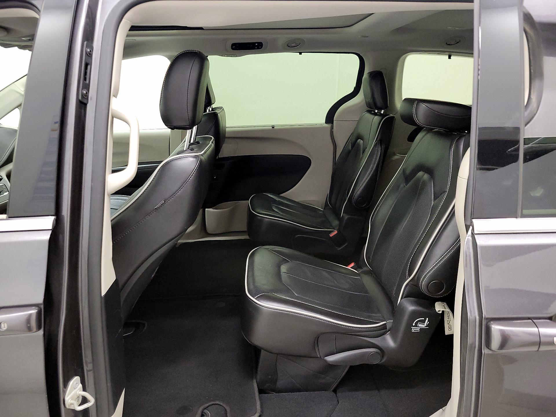 Thumbnail: 2023 Chrysler Pacifica - 20