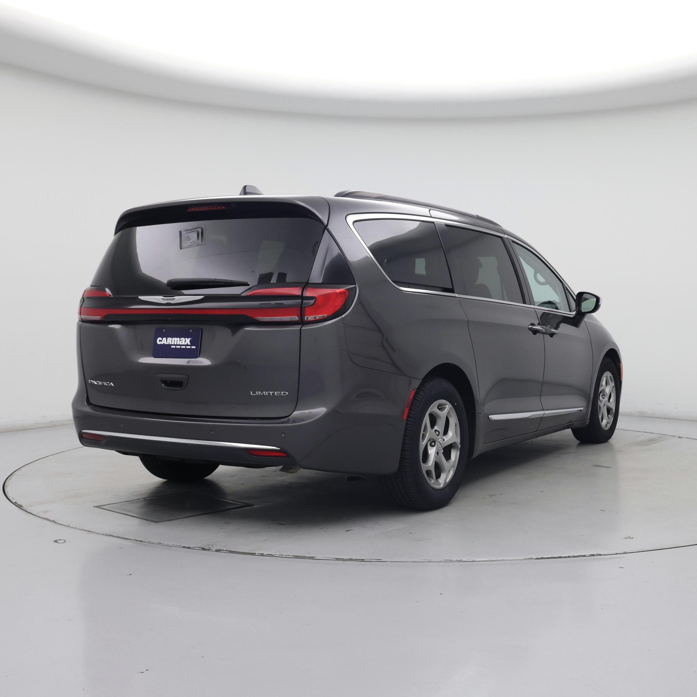 Thumbnail: 2023 Chrysler Pacifica - 8